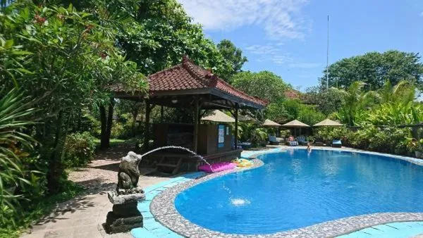 Swimming pool in Gazebo Beach Hotel