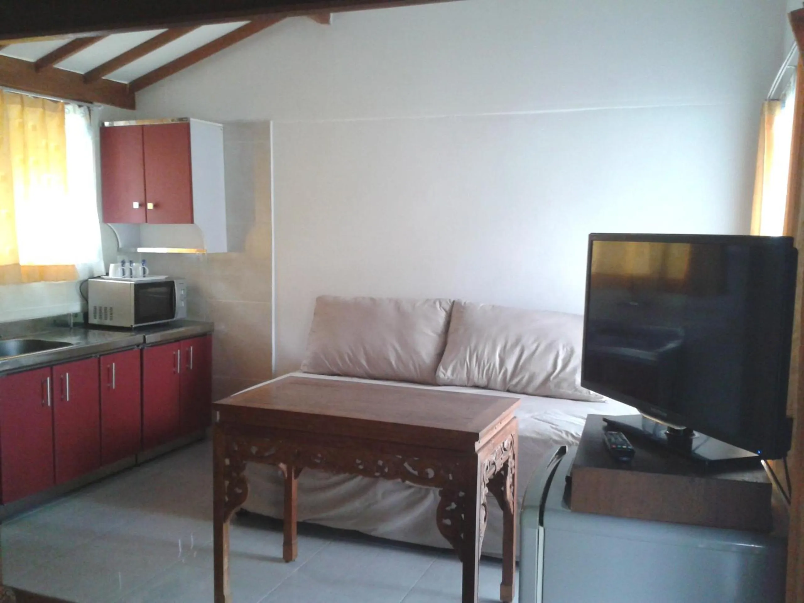 Photo of the whole room in Gazebo Beach Hotel