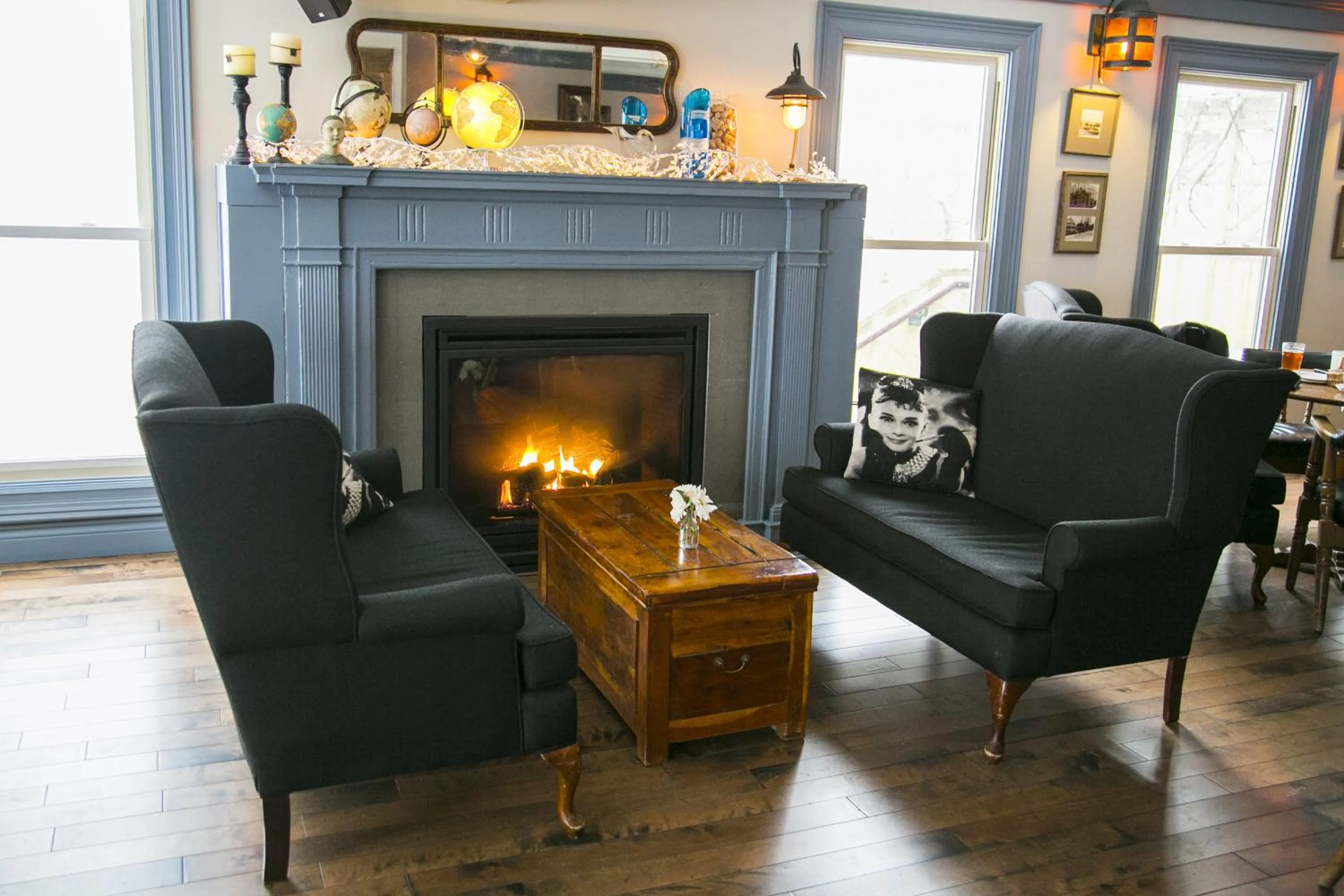 Restaurant/places to eat in Lanes Privateer Inn