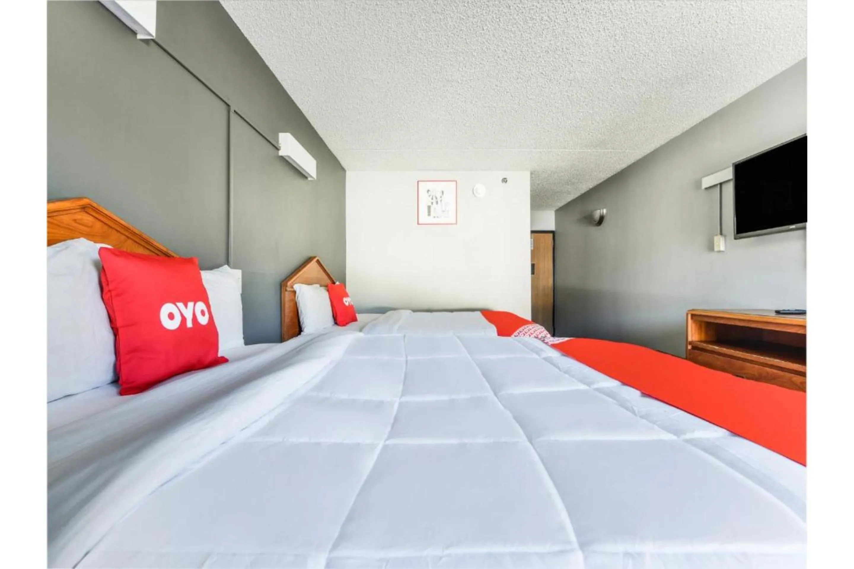 Bedroom, Bed in OYO Townhouse Inn Jacksonville near Little Rock Air Force Base