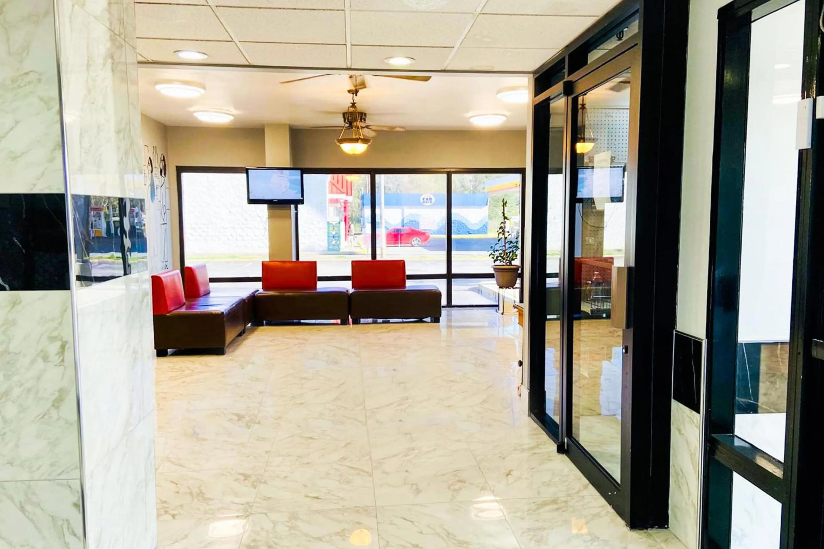 Lobby or reception in OYO Townhouse Inn Jacksonville near Little Rock Air Force Base