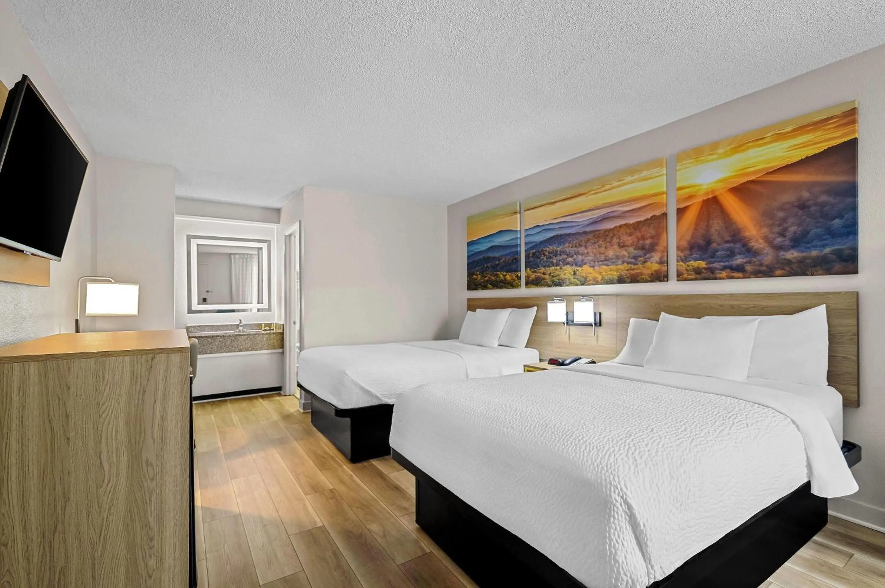 Bed in Days Inn by Wyndham Salem