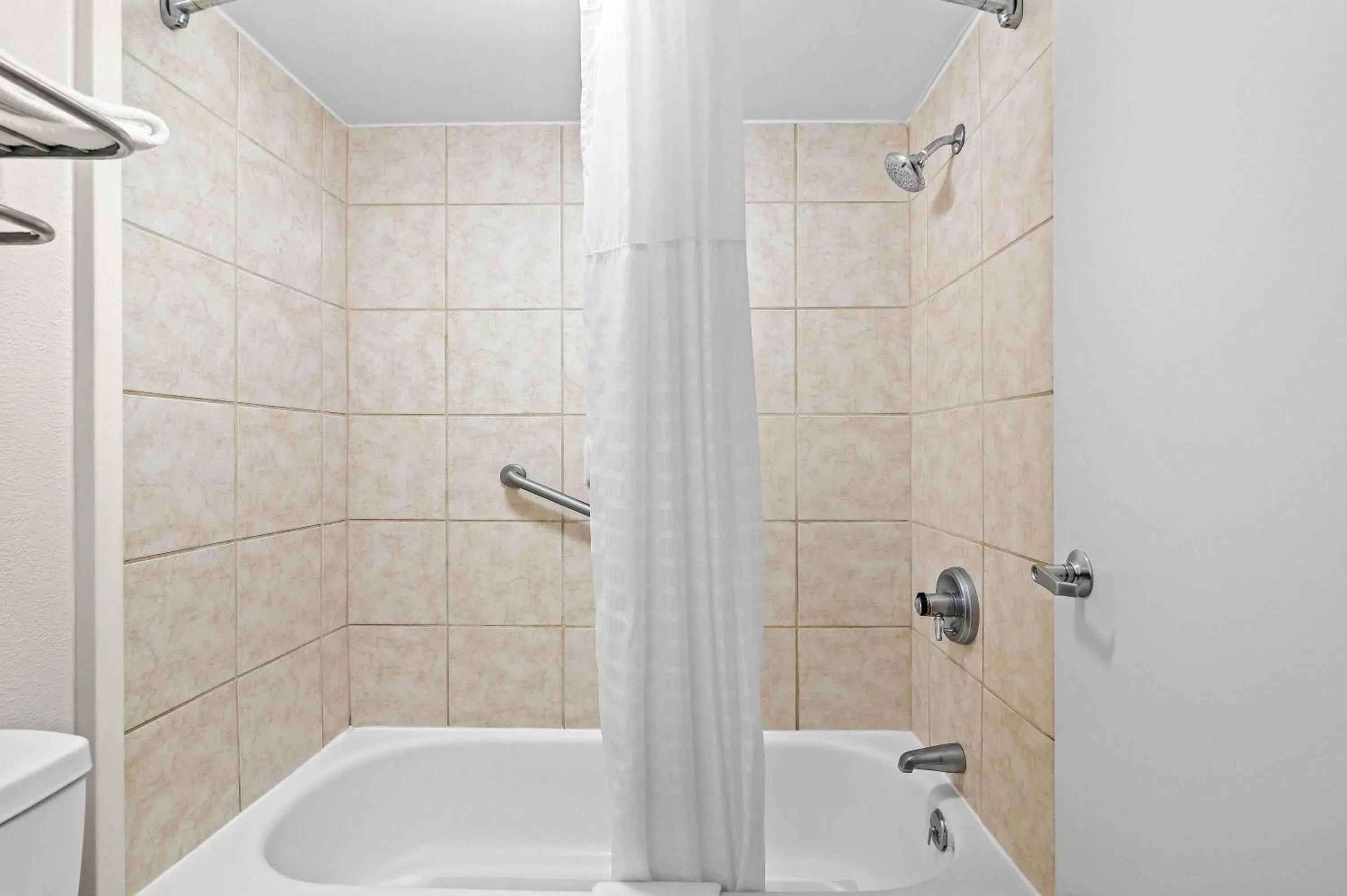 Bathroom in Days Inn by Wyndham Salem