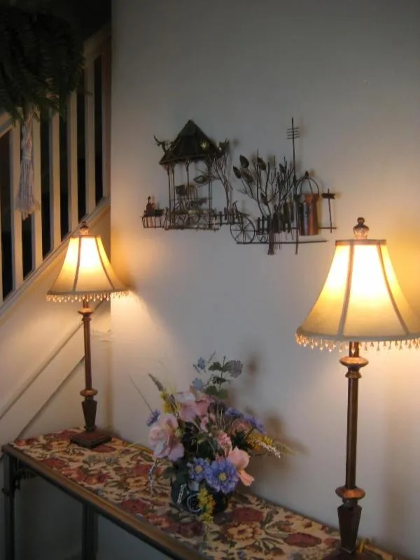 Decorative detail in Cutty Sark Efficiencies and Historic Cottage's