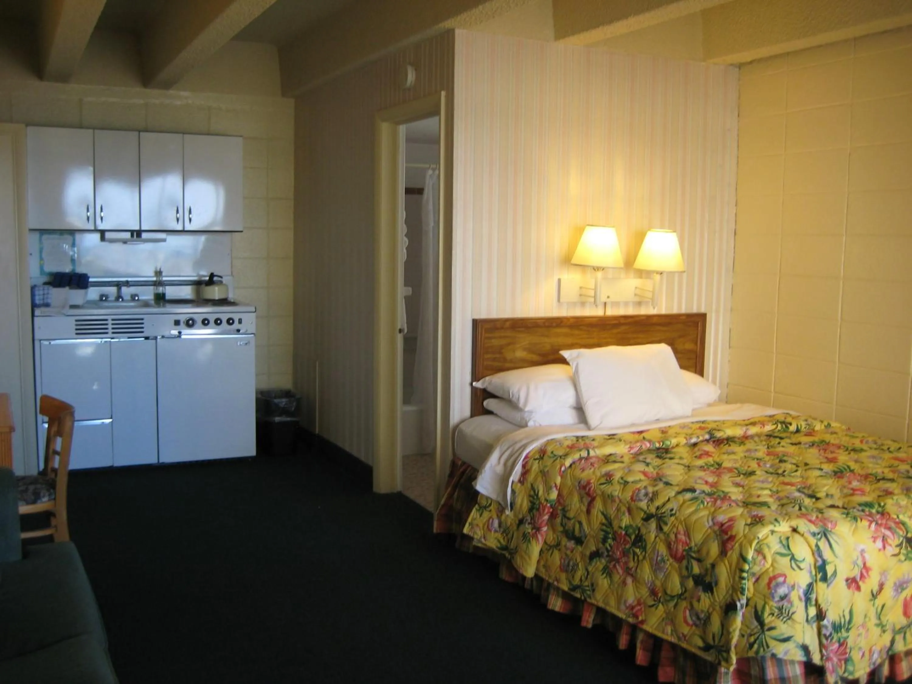 Bedroom in Cutty Sark Efficiencies and Historic Cottage's