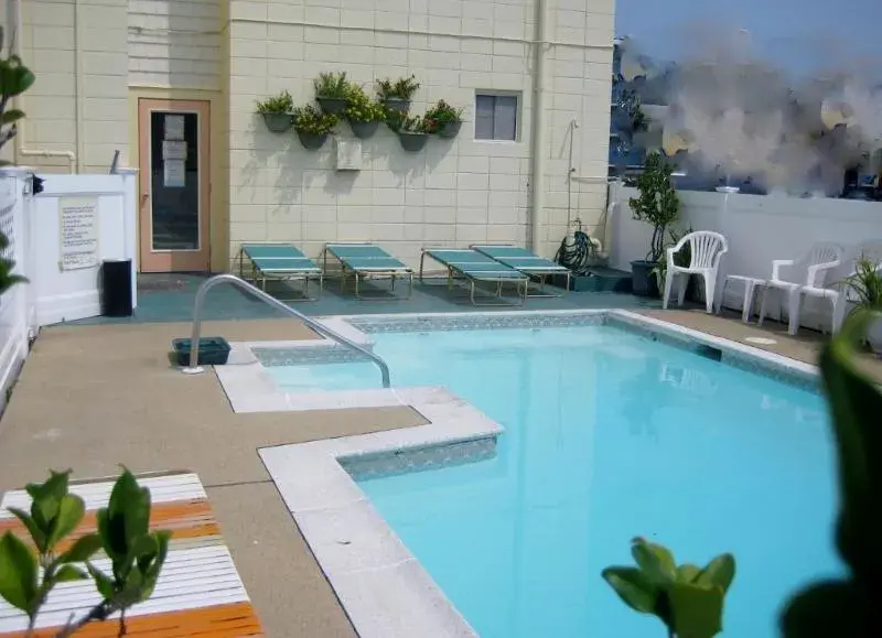 Kitchenette with 2 Double Beds in Cutty Sark Efficiencies and Historic Cottage's Kitchenette with 2 Double Beds in Cutty Sark Efficiencies and Historic Cottage's