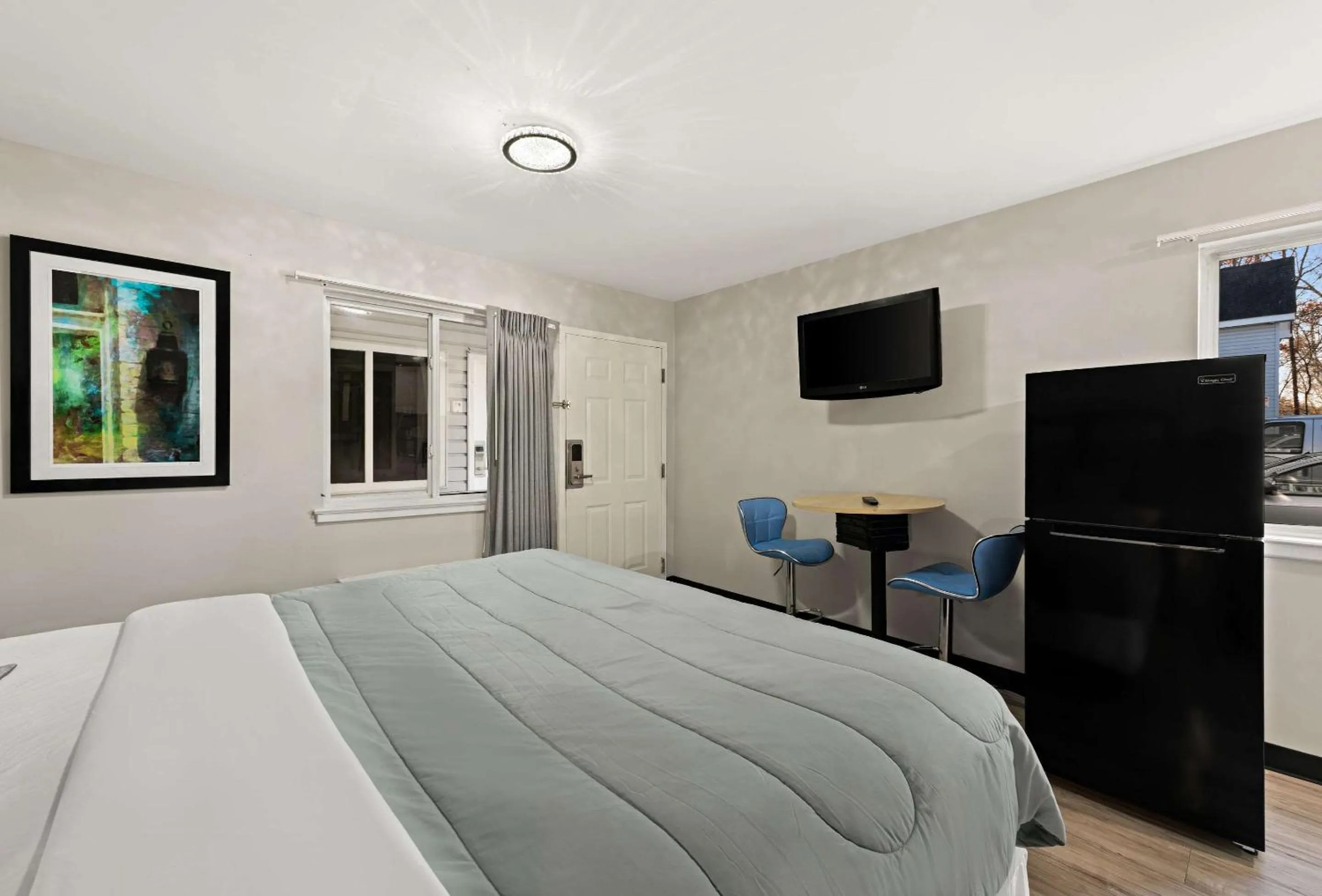 Bedroom, Bed in Rodeway Inn Charlotte Independence Blvd