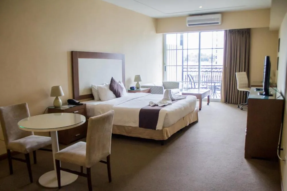 Photo of the whole room, Bed in Central Park Hotel & Casino