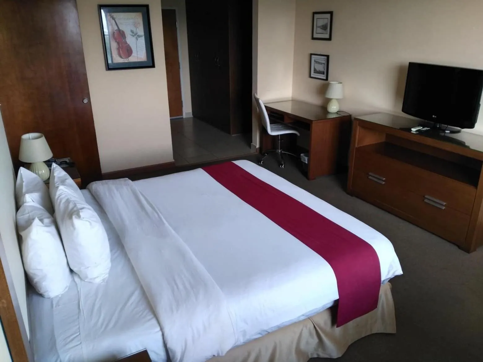 Bed in Central Park Hotel & Casino