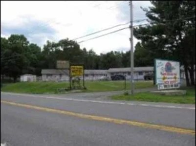 Day in Four Seasons Motel