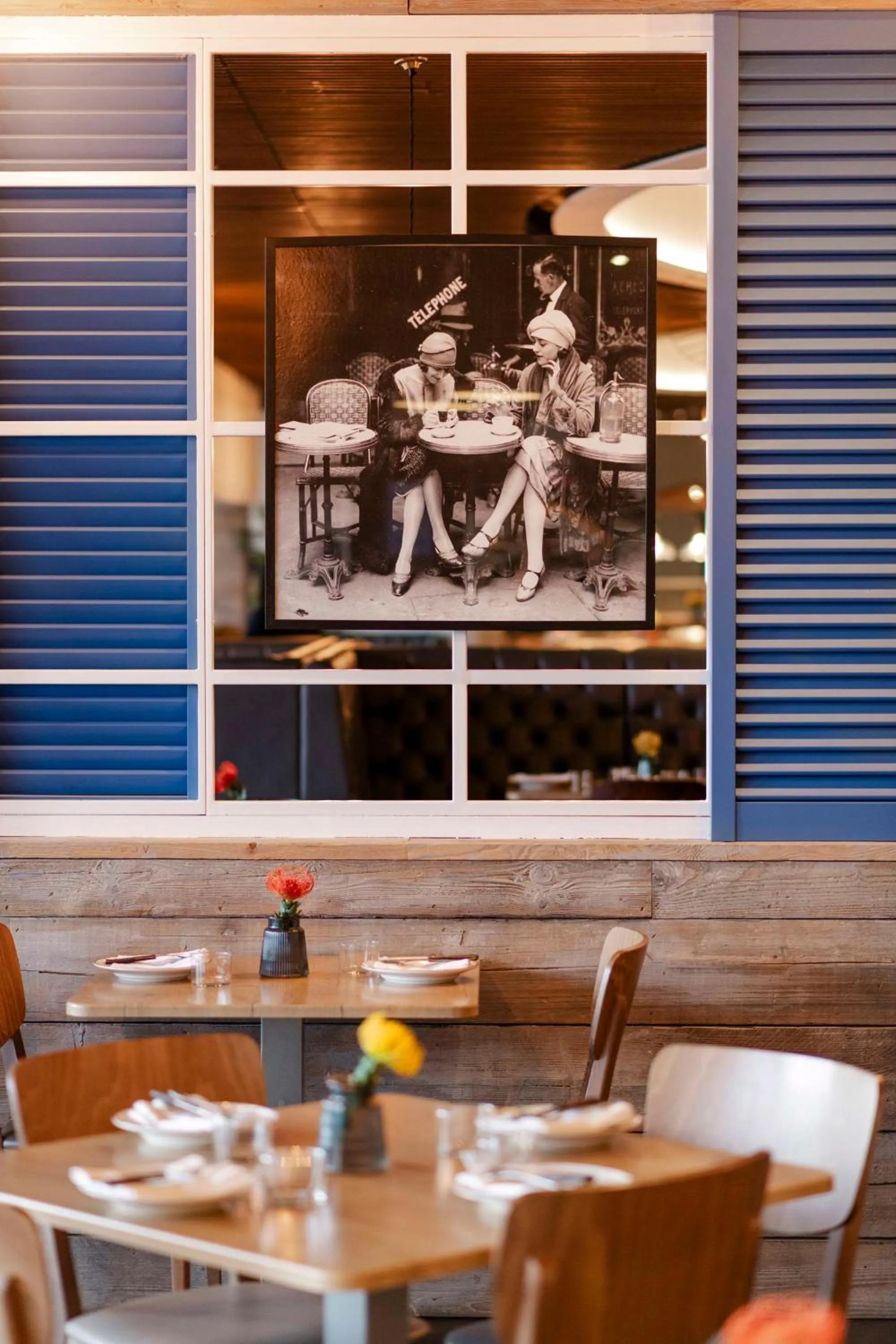 Restaurant/places to eat in Radisson Hotel and Conference Centre London Heathrow