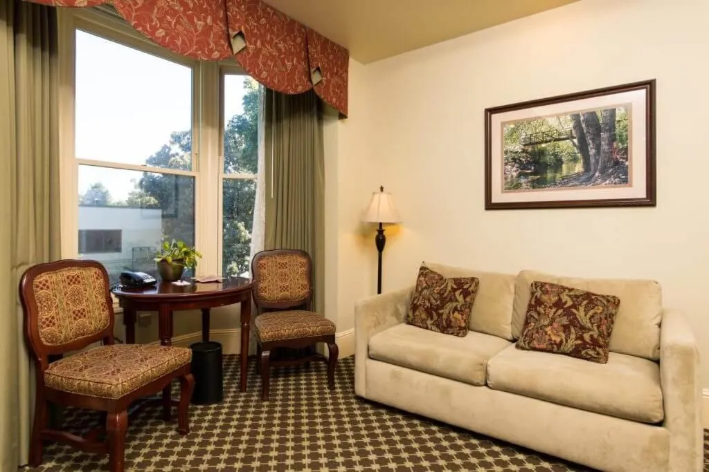 Seating area in Hotel Diamond