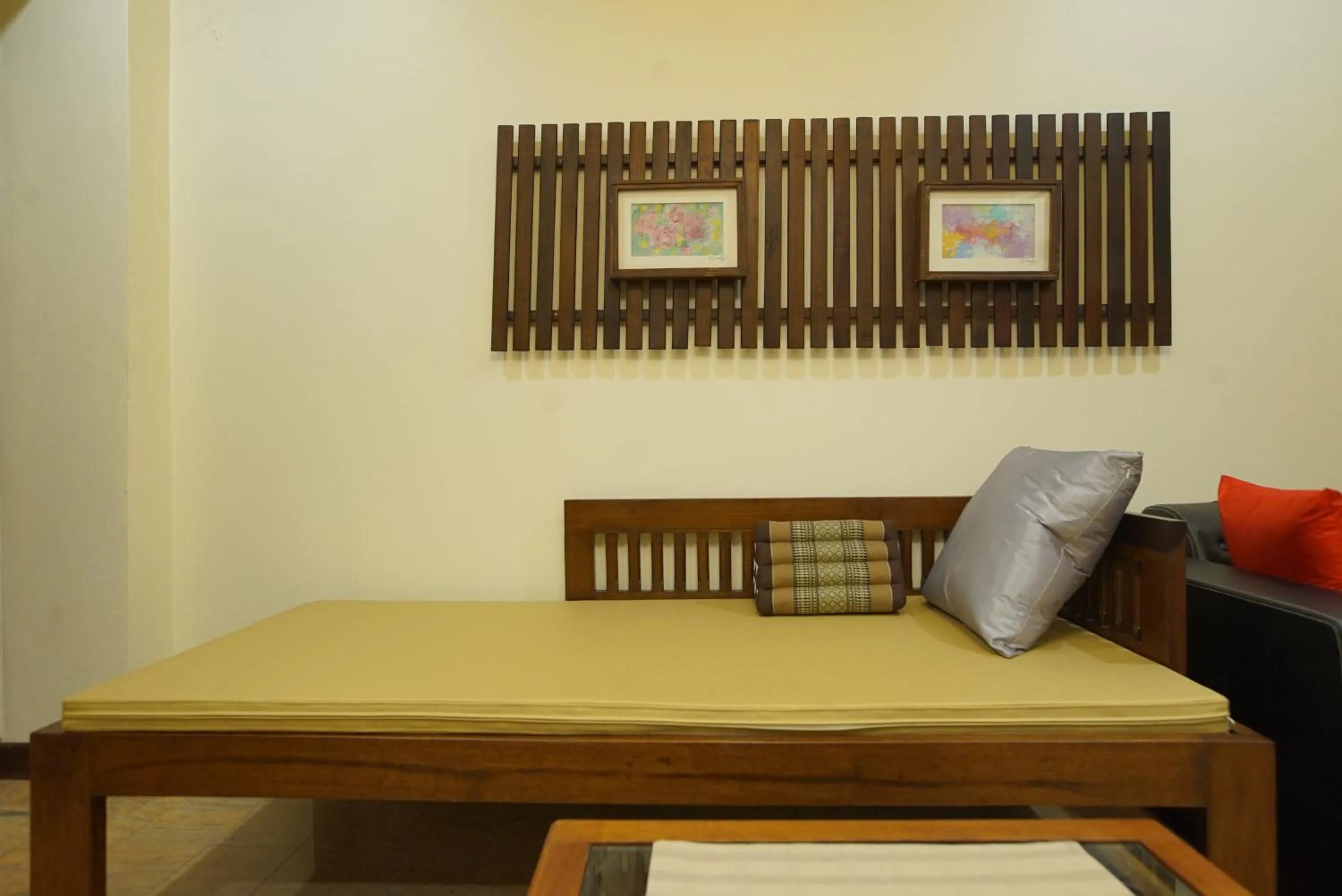 bunk bed, Bed in Sunny V Hotel