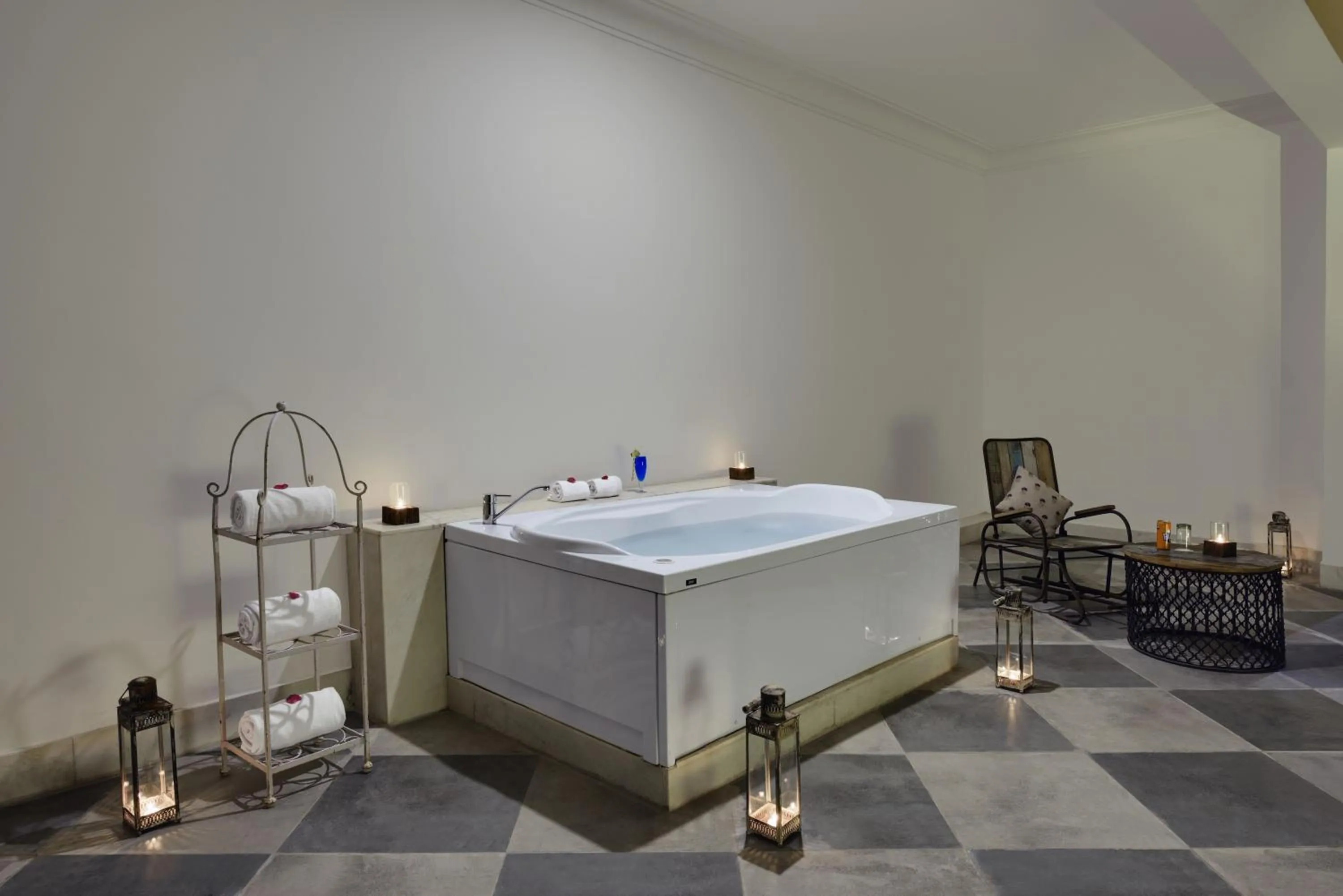 Spa and wellness centre/facilities in Fateh Safari Suites by Fateh Collection