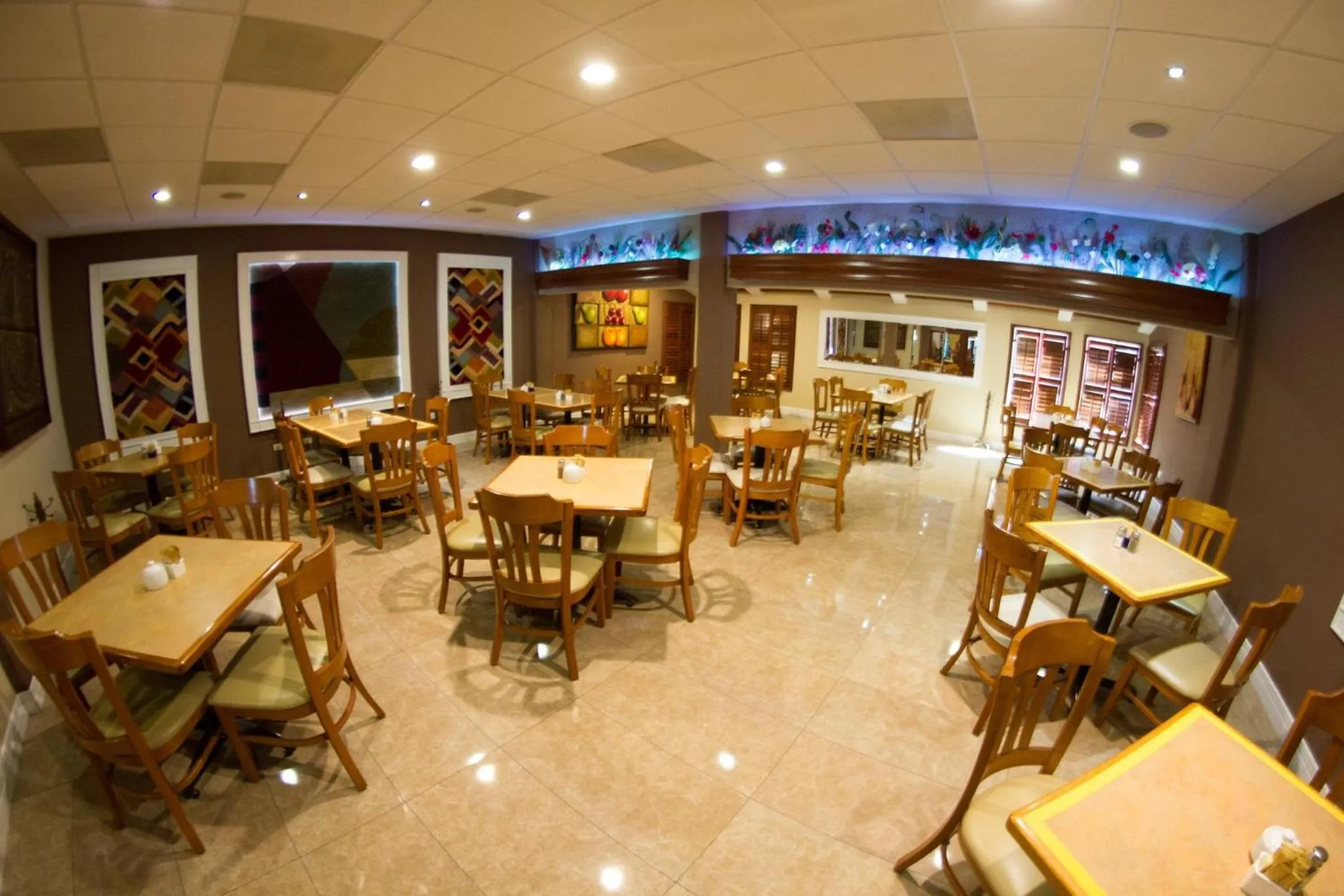 Restaurant/Places to Eat in Comfort Inn Monclova