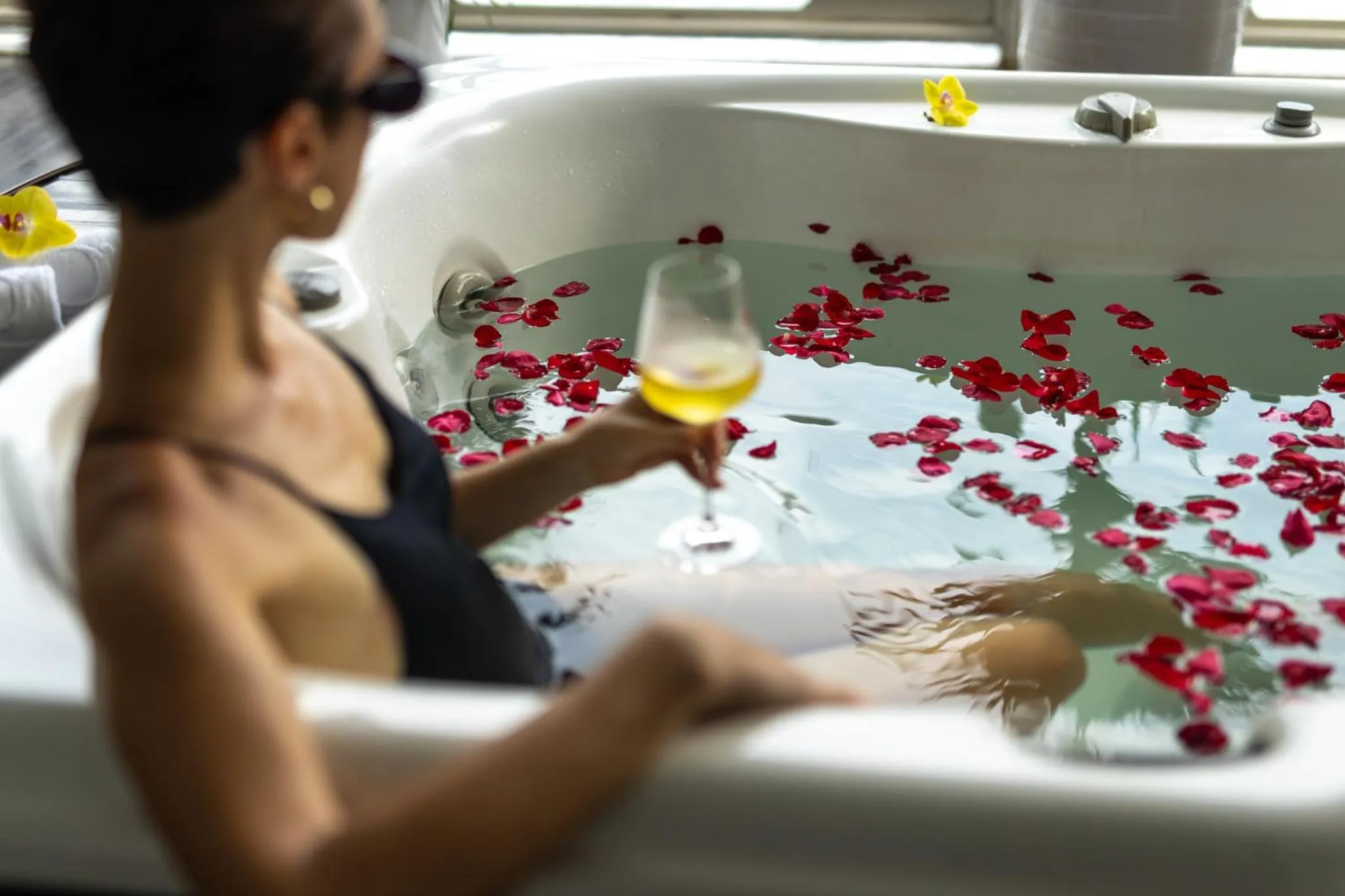 Hot Tub in The Au Co Cruise - Managed by Bhaya Cruises