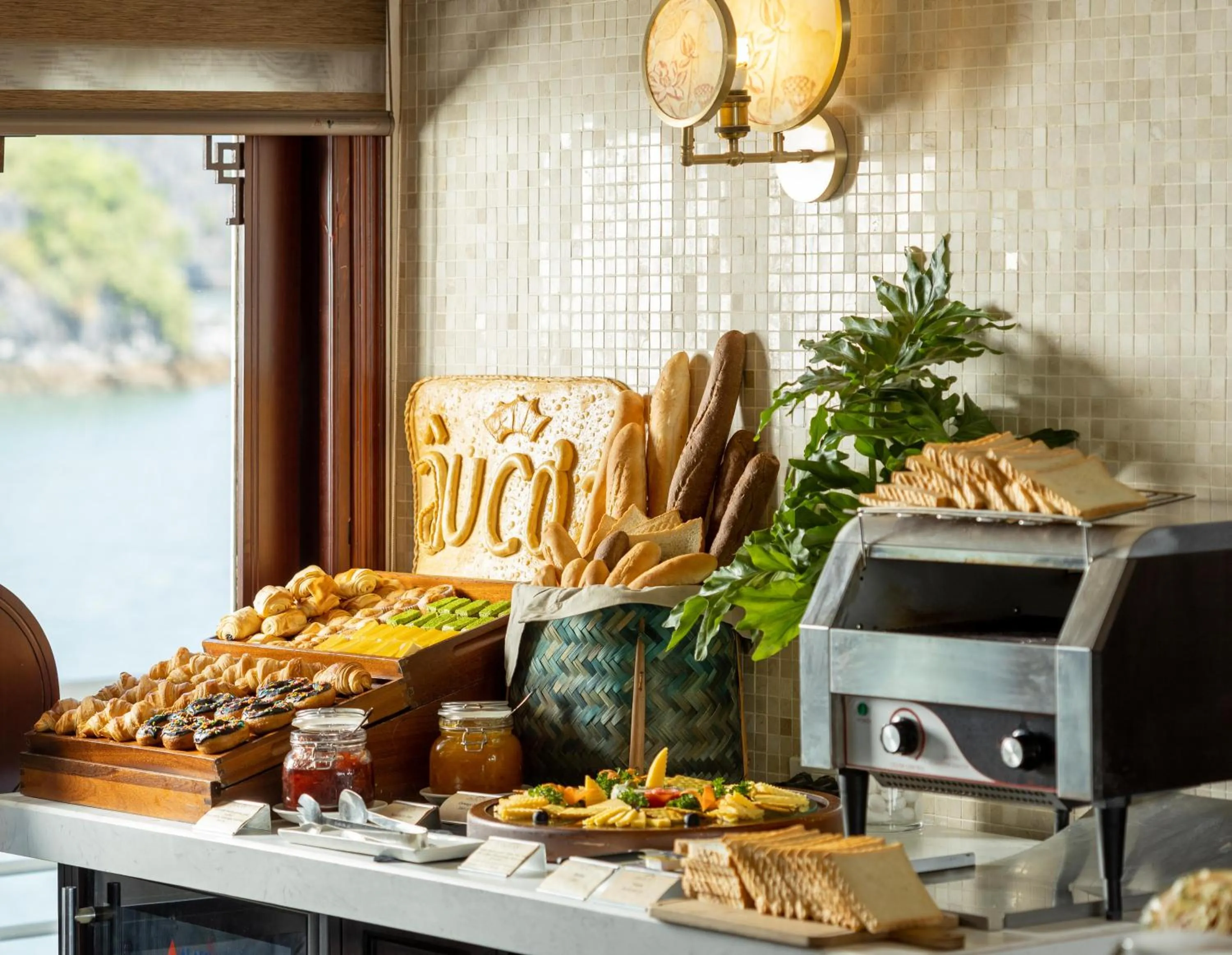 Breakfast in The Au Co Cruise - Managed by Bhaya Cruises