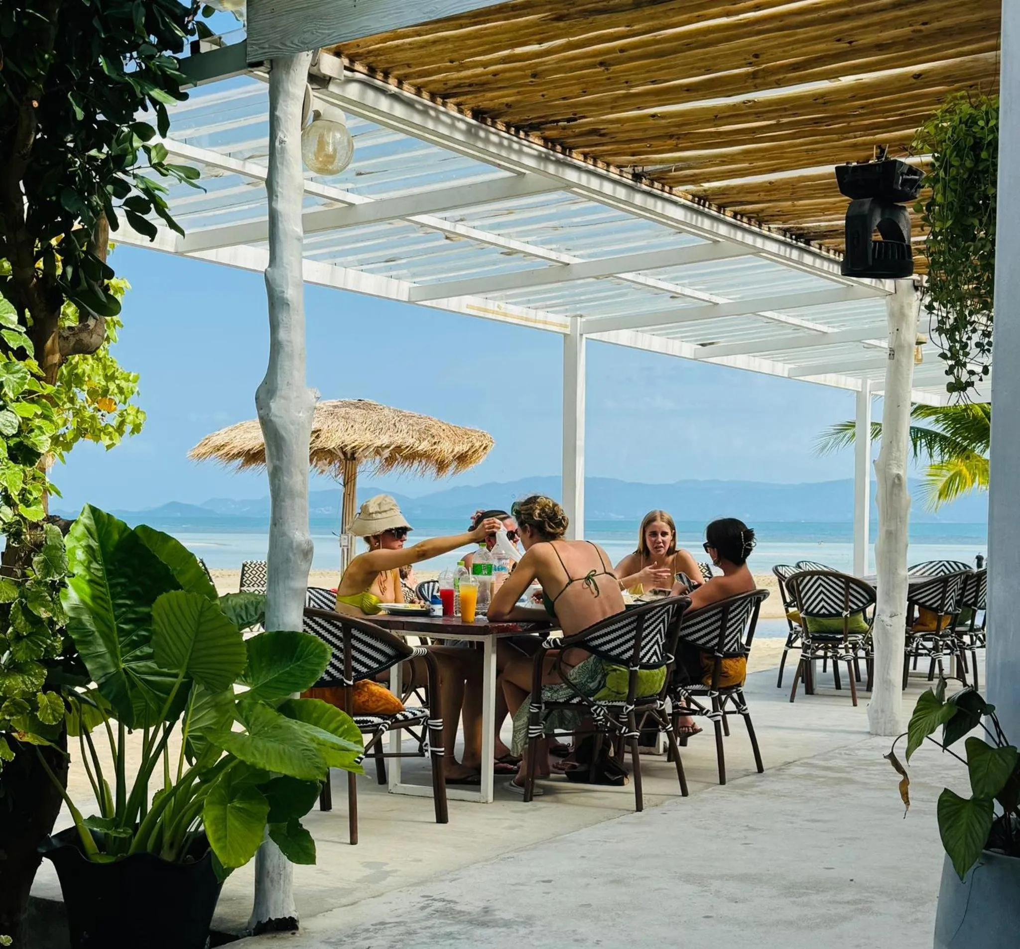 Restaurant/places to eat in Sabaii Bay Resort