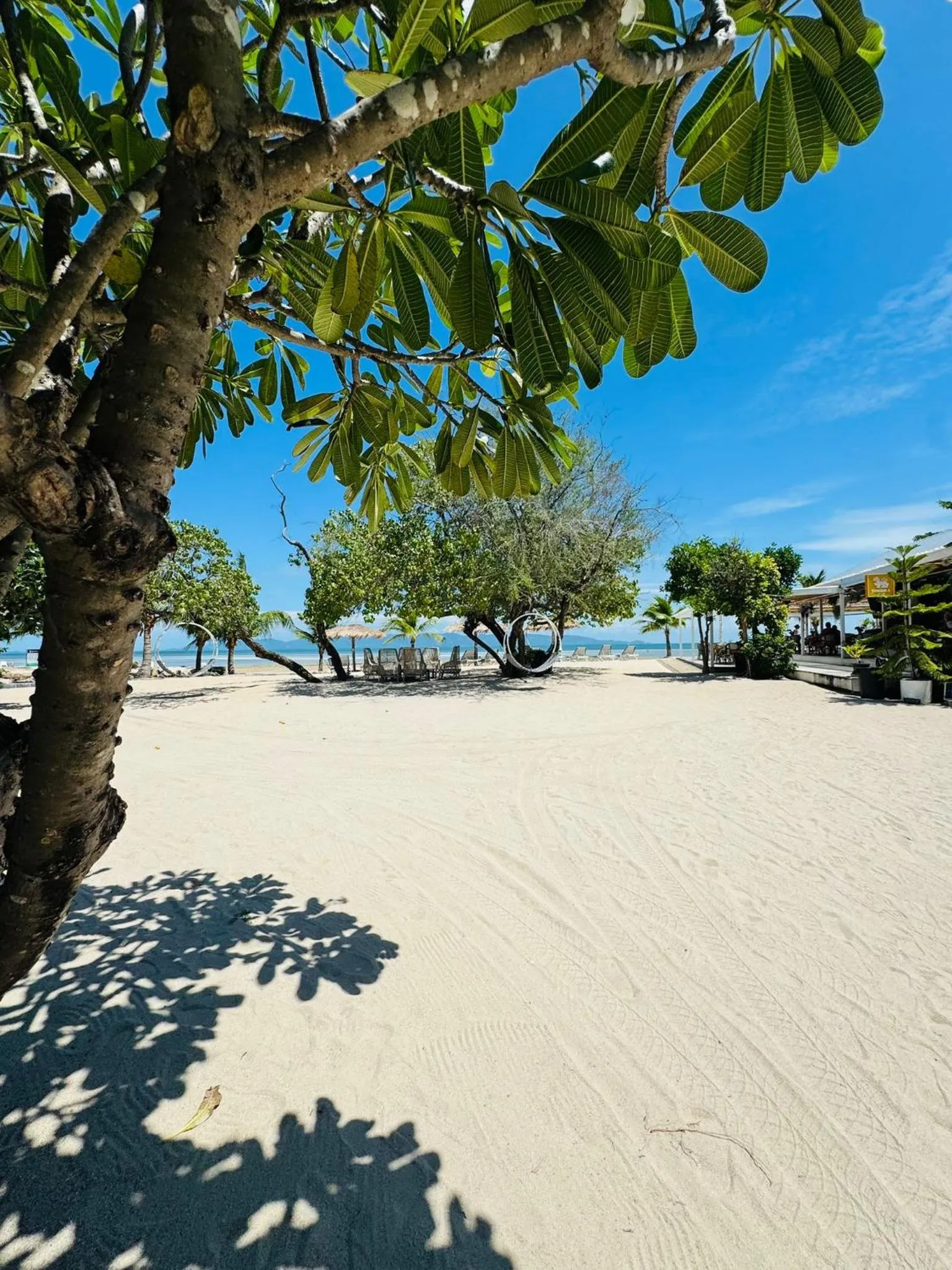 Day in Sabaii Bay Resort