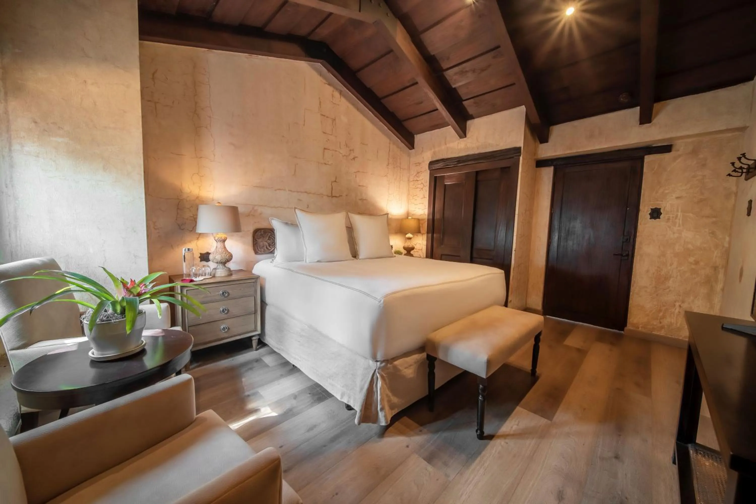 Bedroom, Bed in El Convento Boutique Hotel