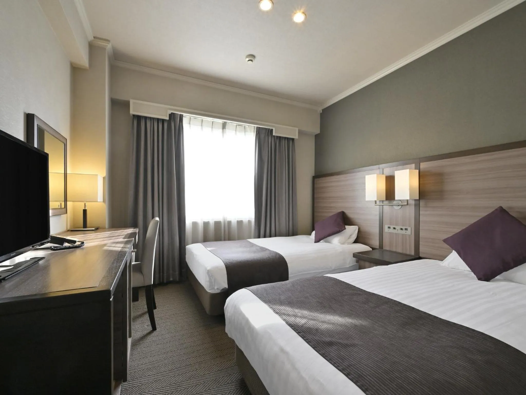 Photo of the whole room, Bed in Takamatsu Kokusai Hotel