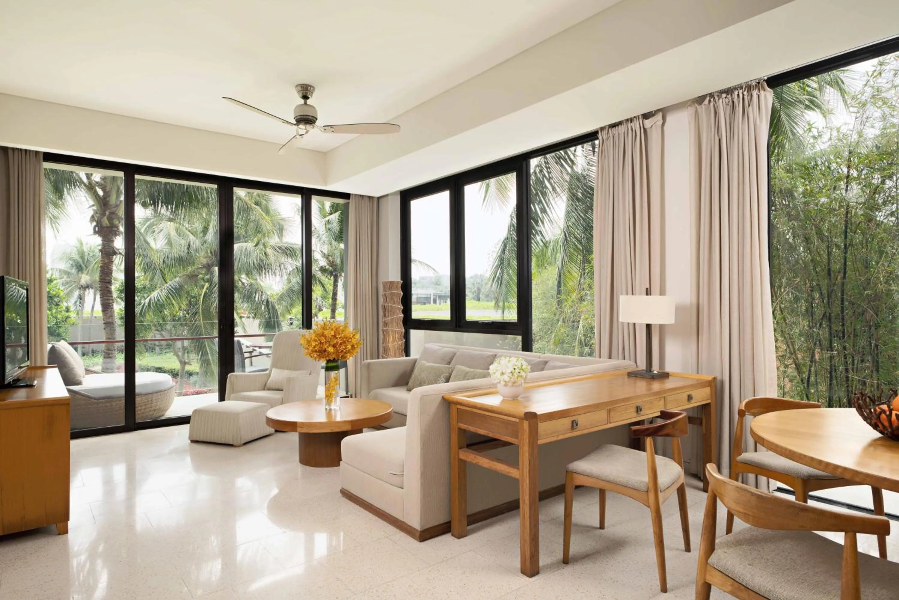 Living room in Hyatt Regency Danang Resort and Spa