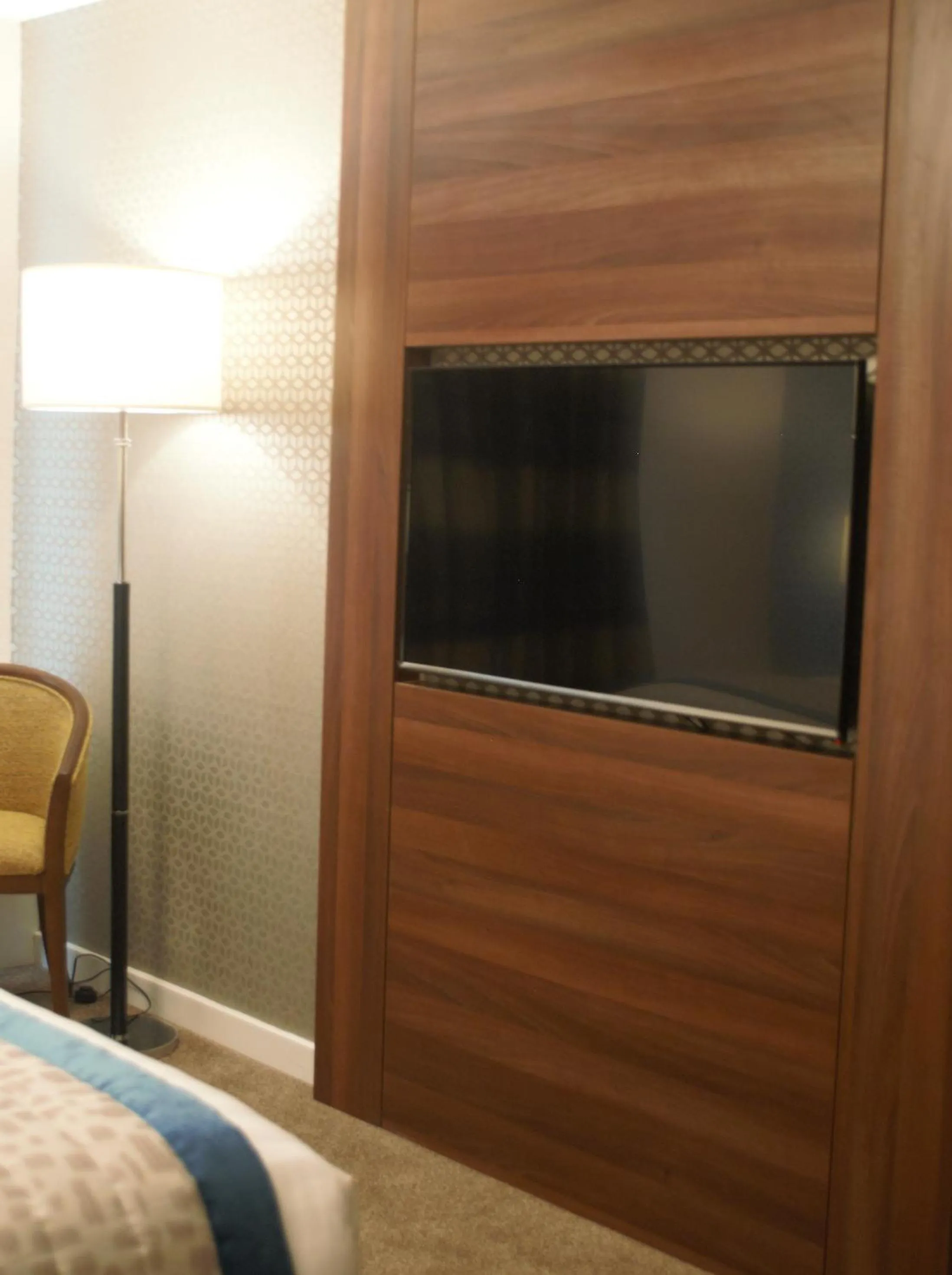 TV and multimedia in The Melbreak Hotel