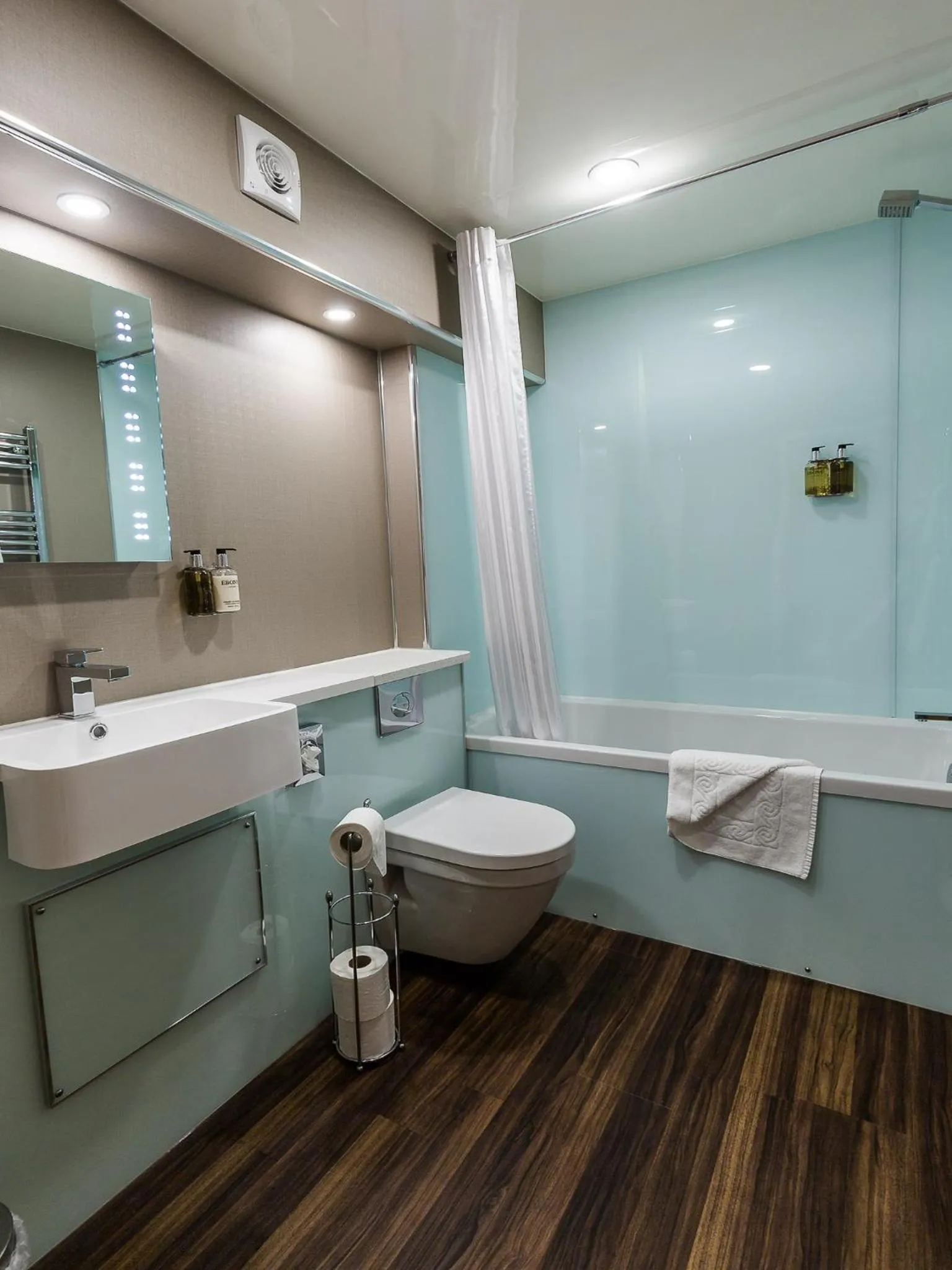 Bathroom in The Melbreak Hotel