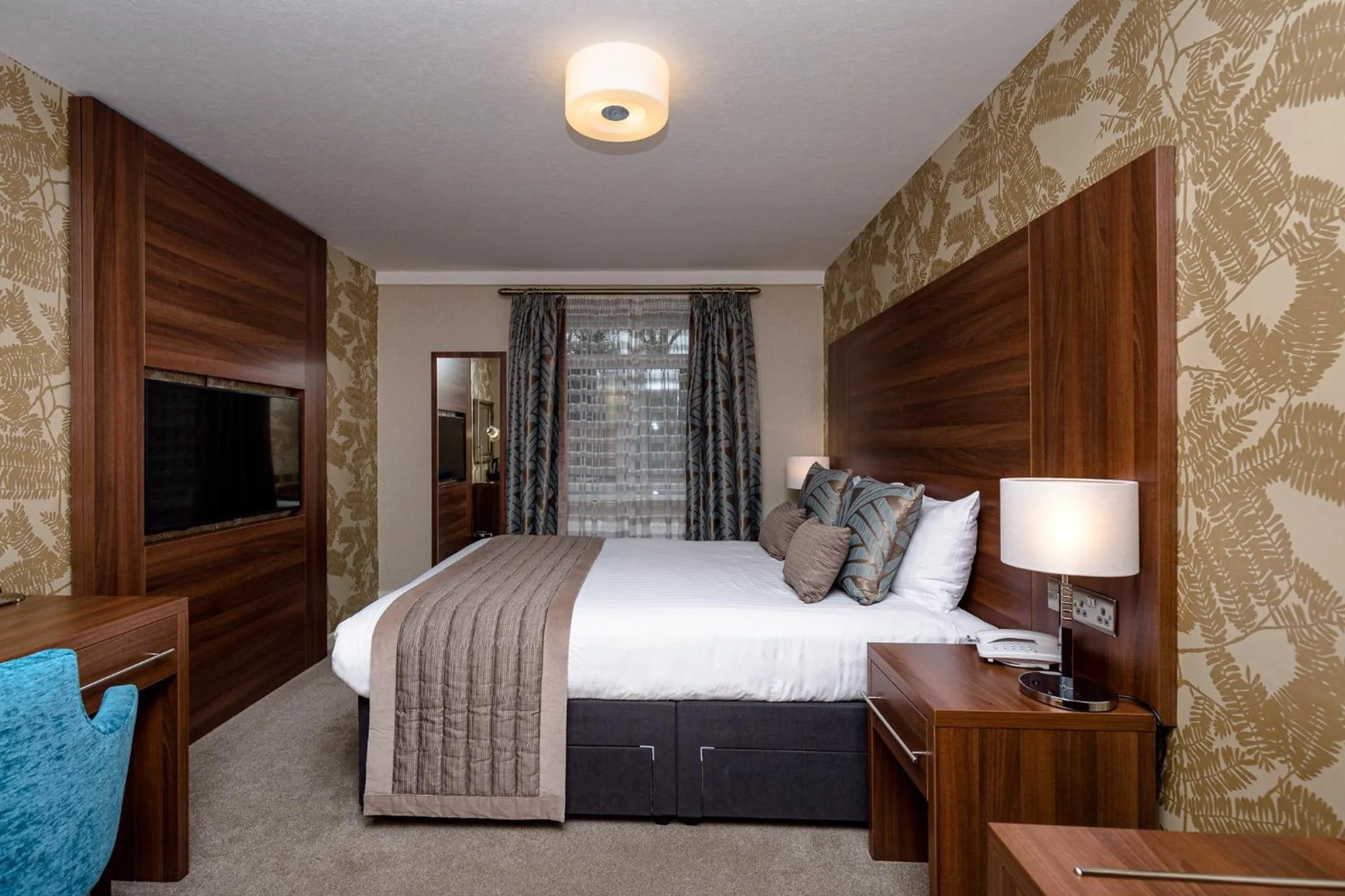 Photo of the whole room, Bed in The Melbreak Hotel