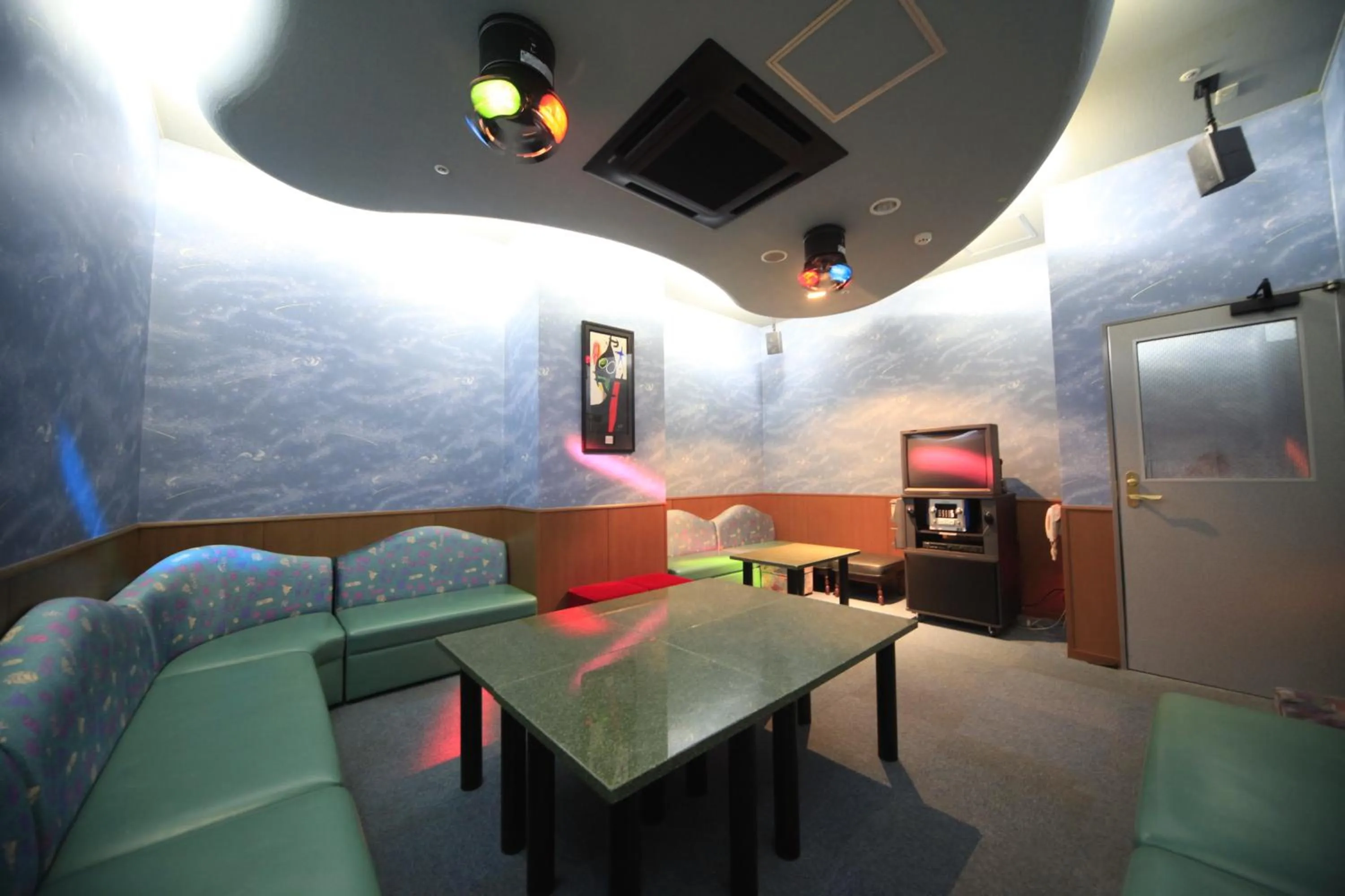 Karaoke in Hotel Kasuien