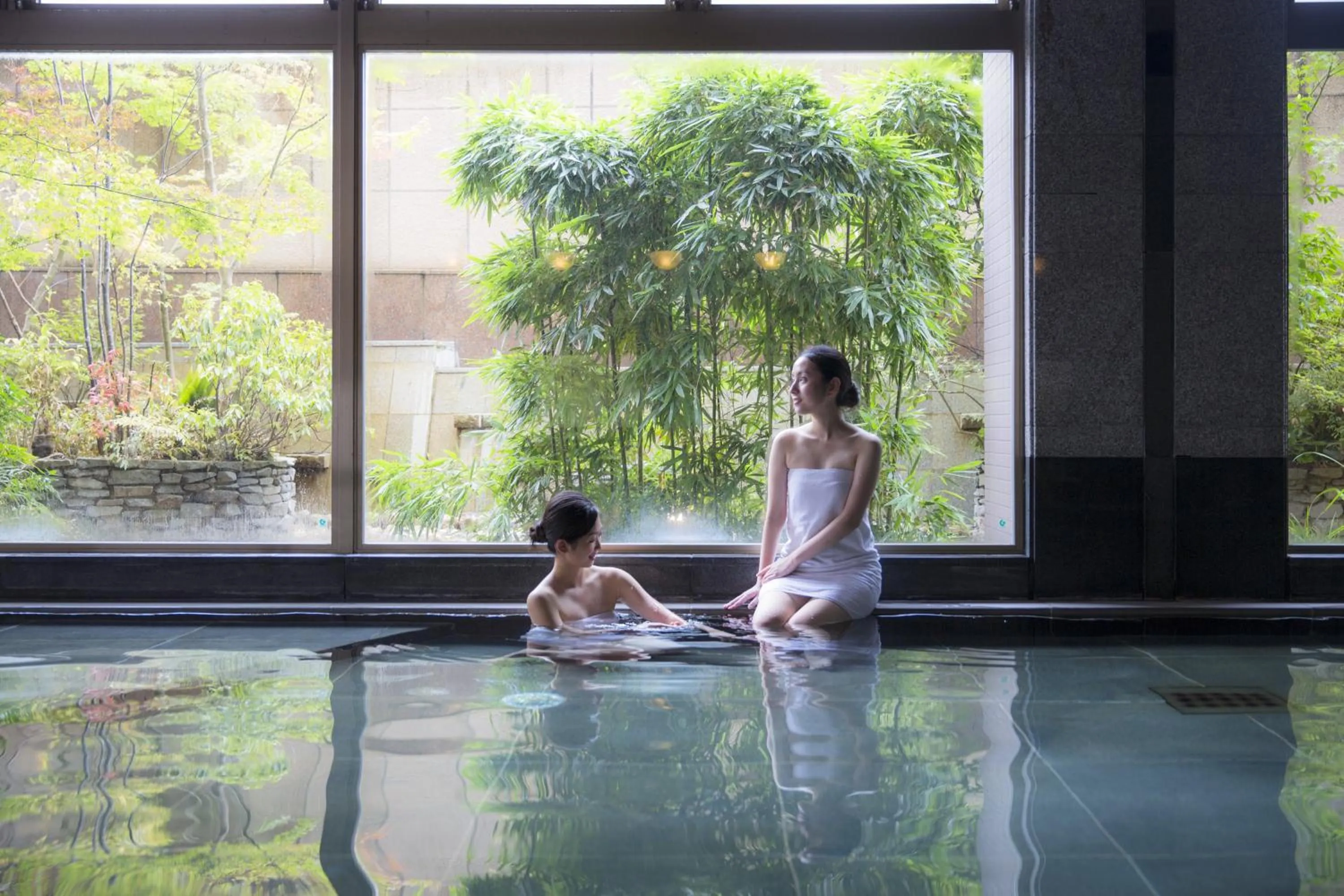 Public Bath in Hotel Kasuien