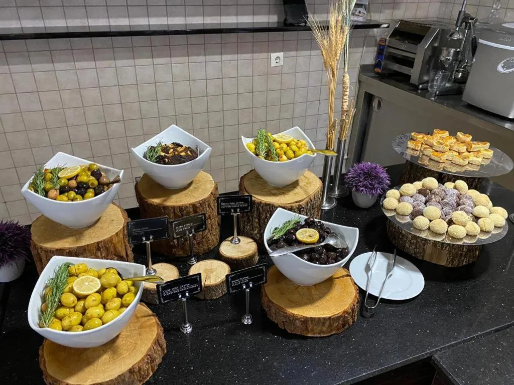 Buffet breakfast in Gosterisli Otel