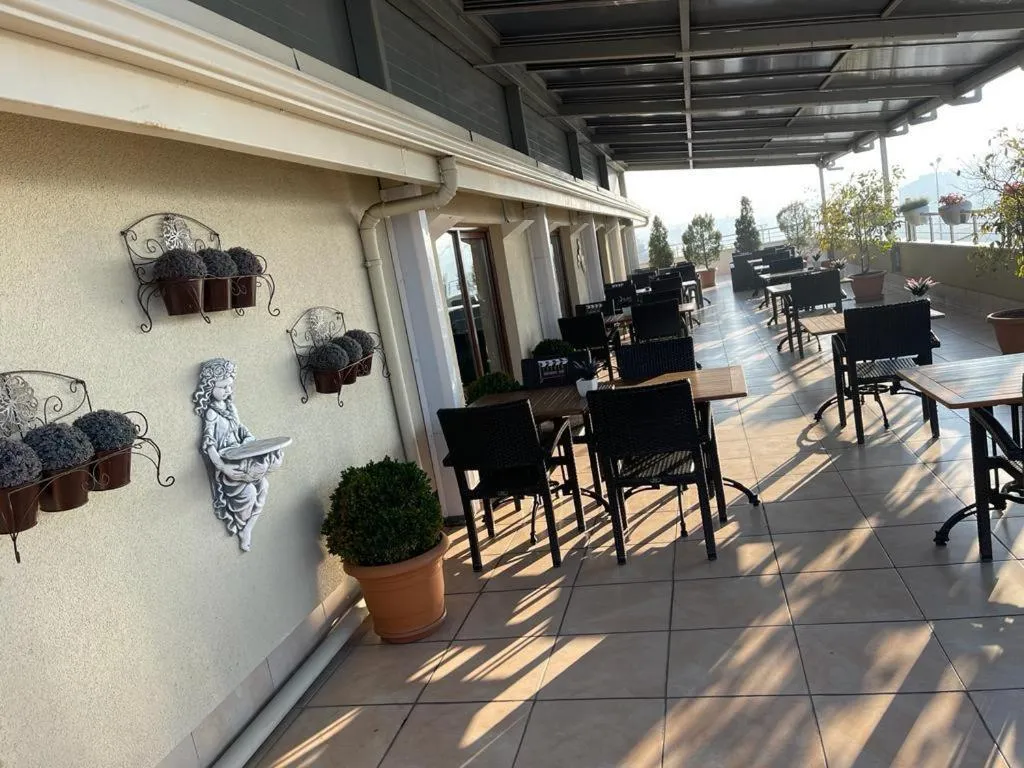 Patio in Gosterisli Otel
