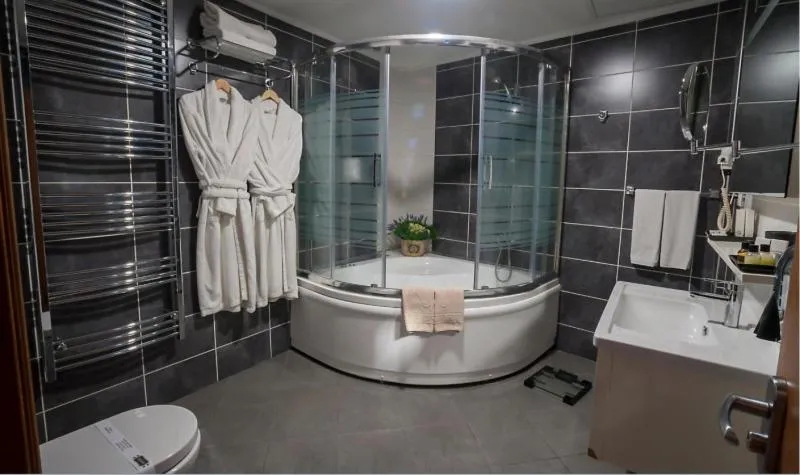 Shower in Gosterisli Otel