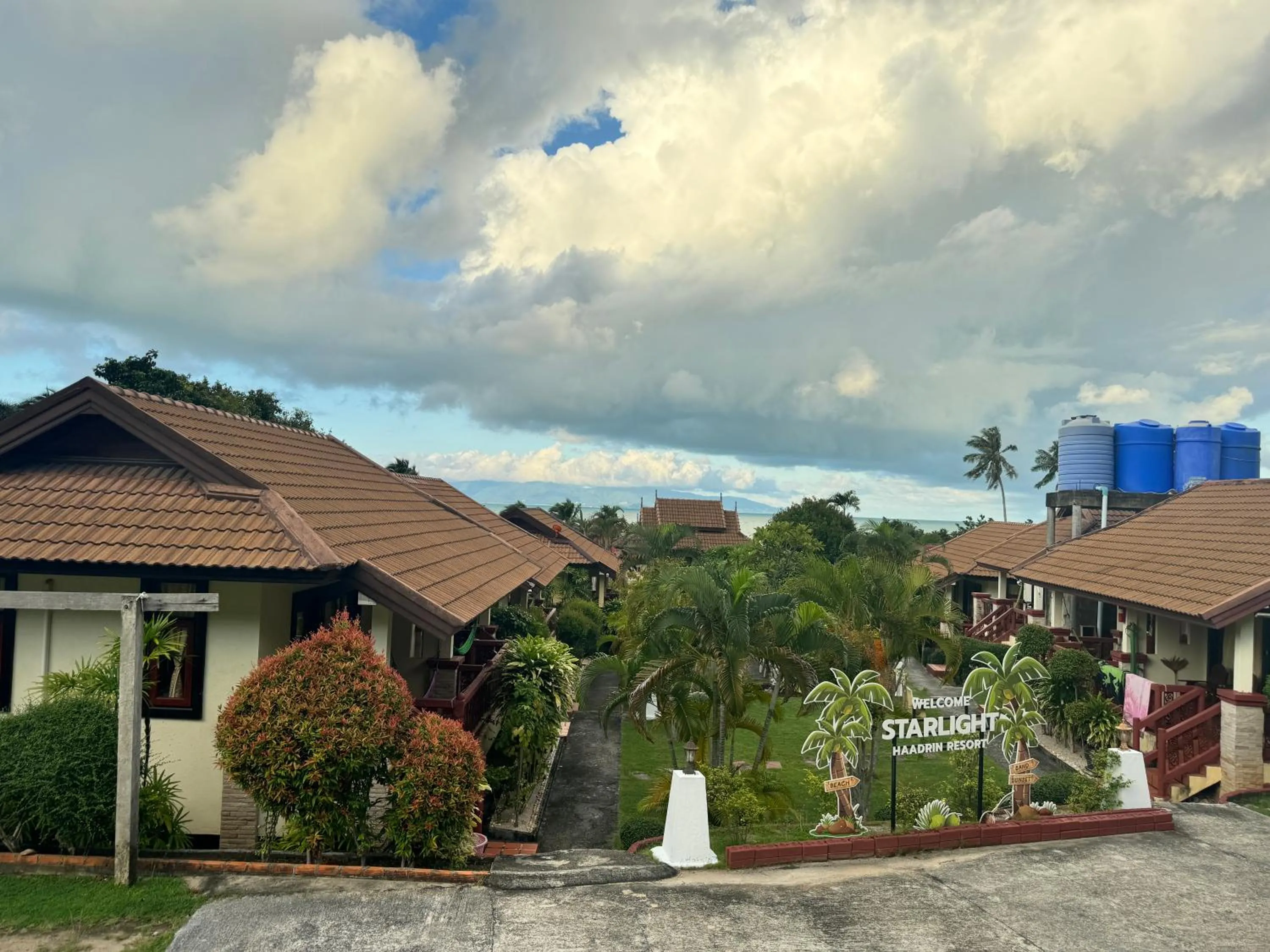 Property building in Starlight Haadrin Resort