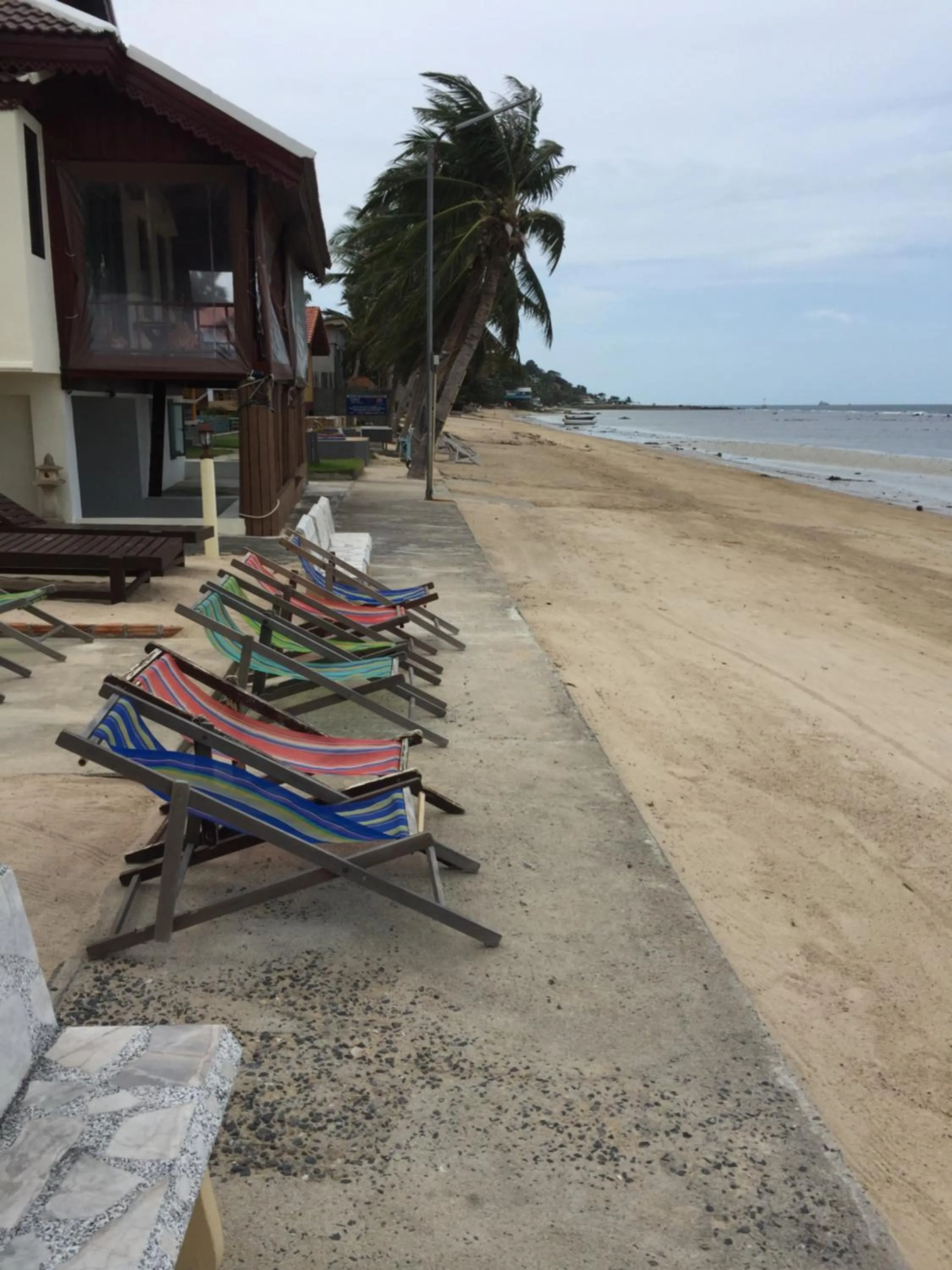 Beach in Starlight Haadrin Resort