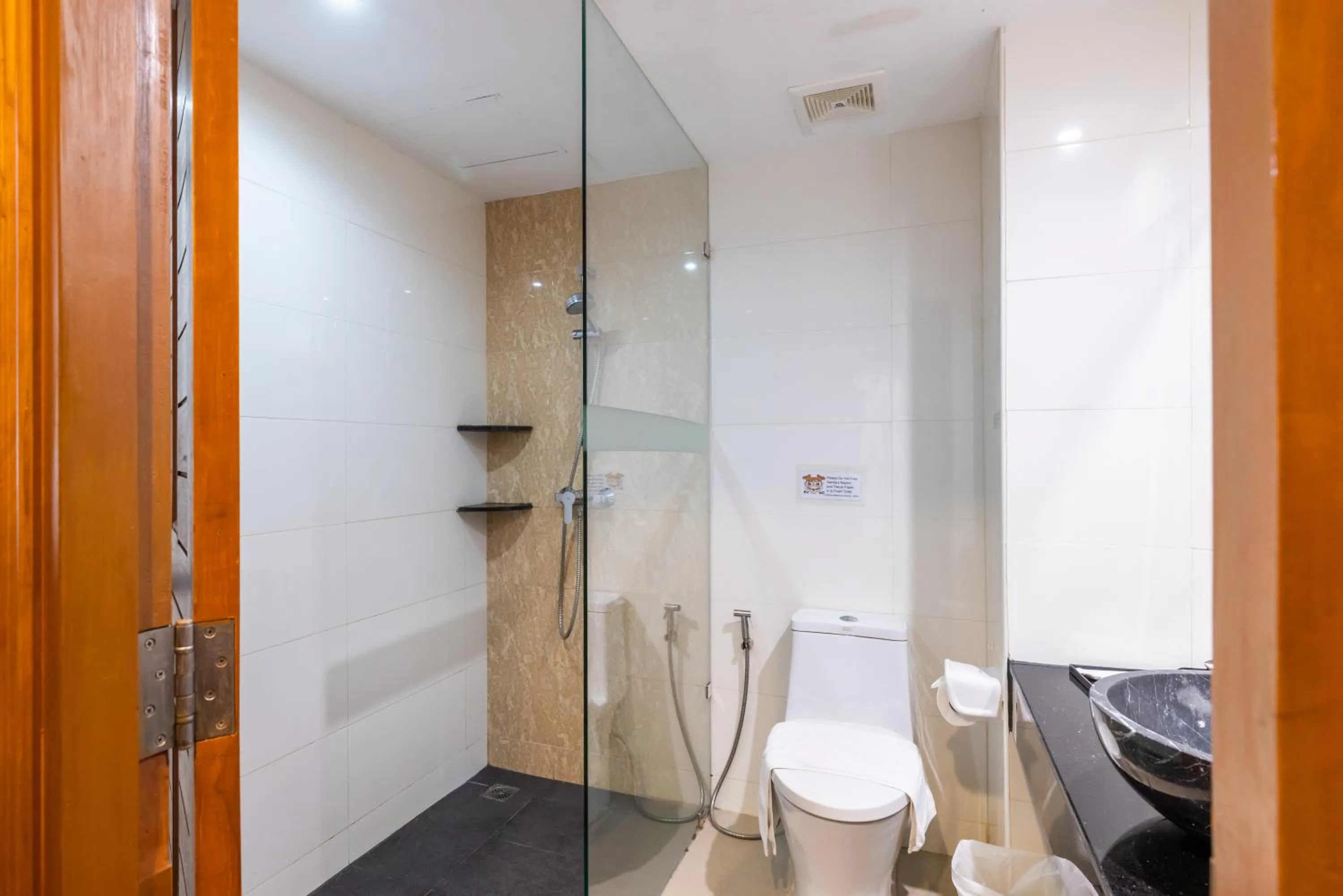Shower in Phuket Meet Holiday Hotel-Rawai 普吉岛相遇花园度假酒店-拉威店