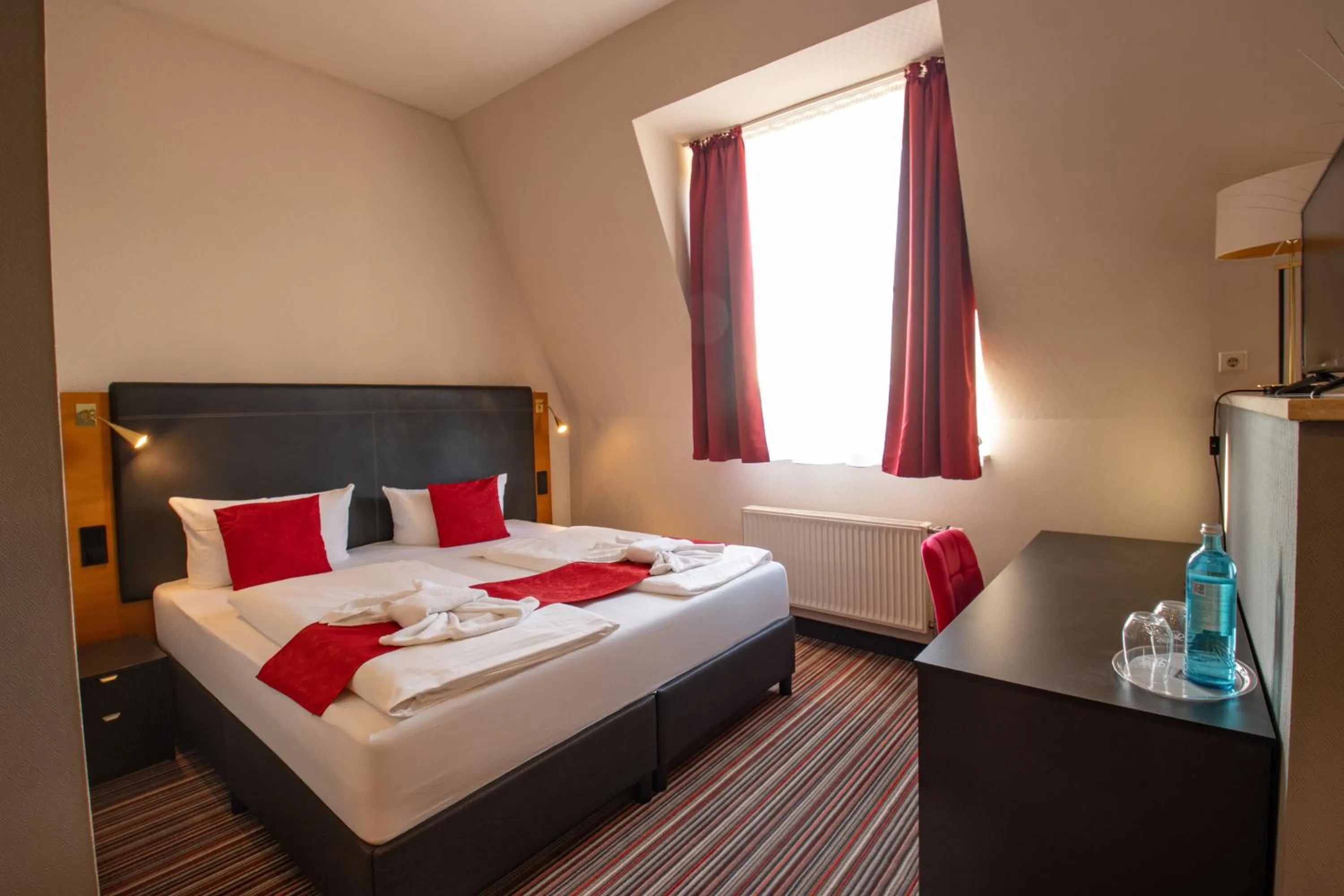 Photo of the whole room, Bed in Seehotel Brandenburg an der Havel
