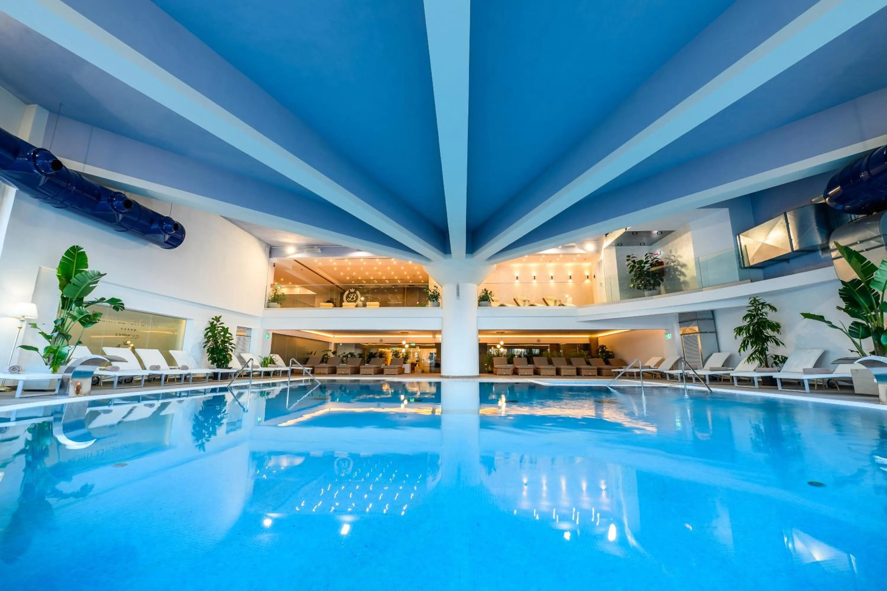 Swimming pool in Grand Hotel Italia