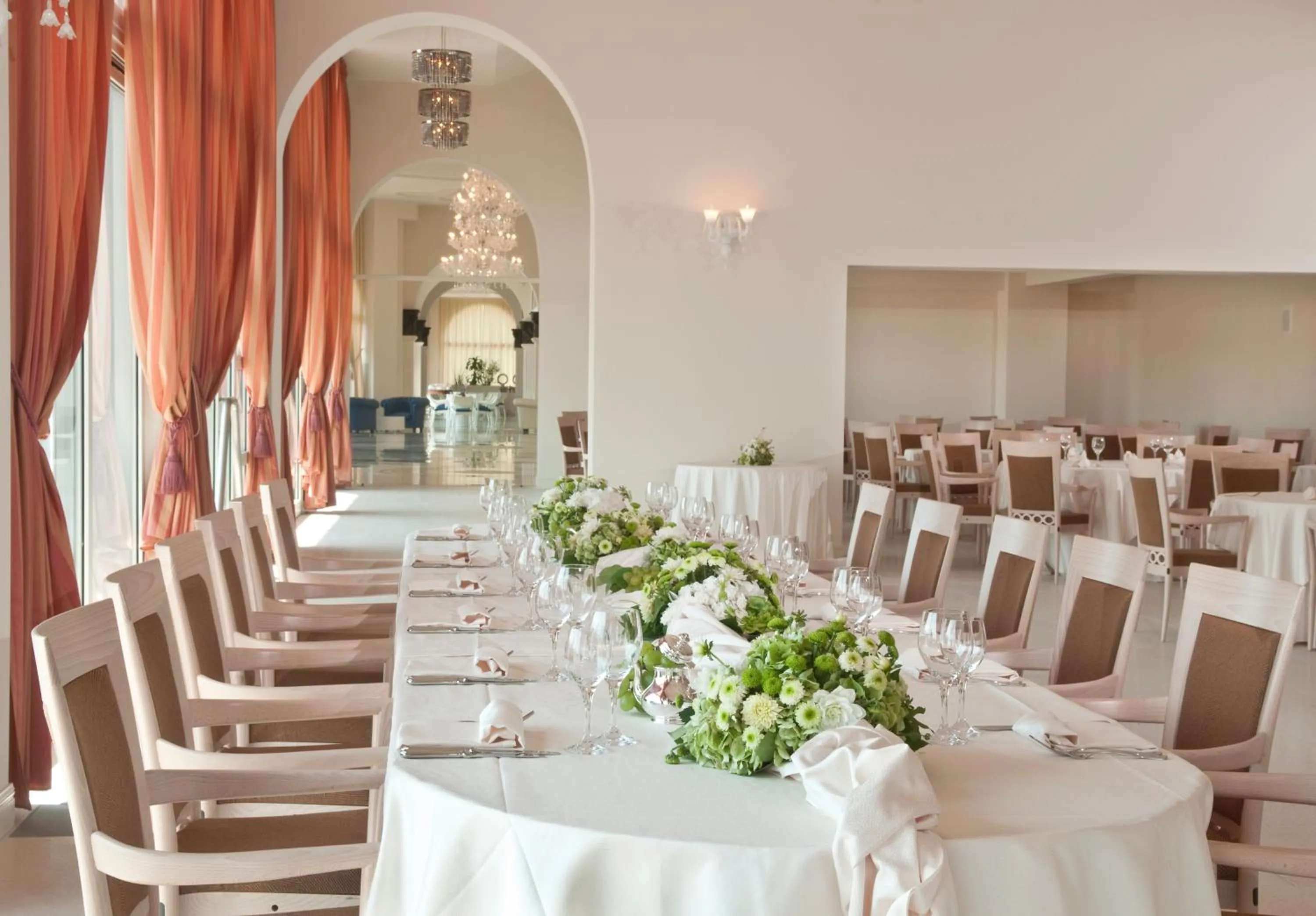 Restaurant/places to eat in Grand Hotel Italia