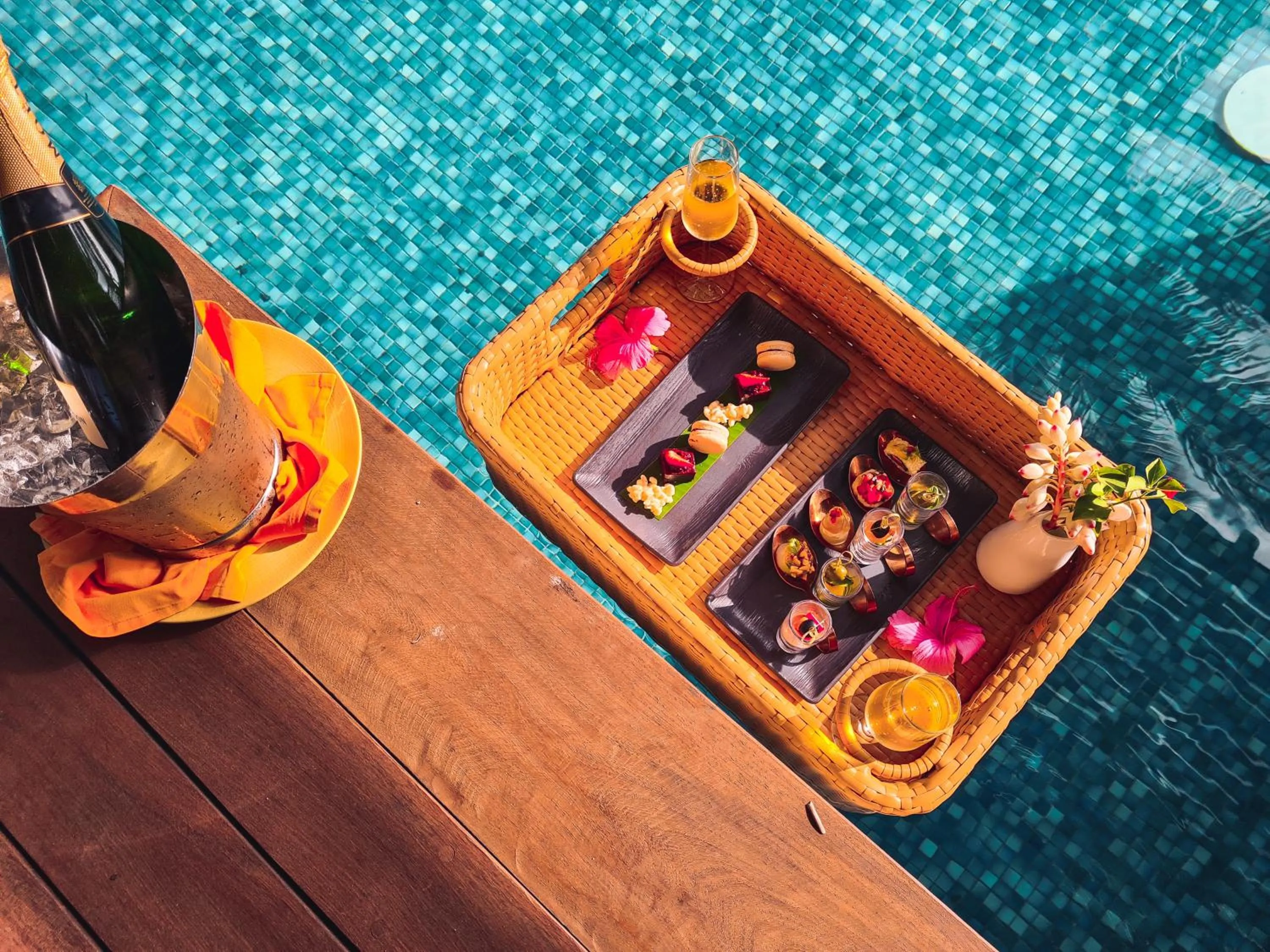 Food and drinks in Le Jadis Beach Resort & Wellness - Managed by Banyan Tree Hotels & Resorts