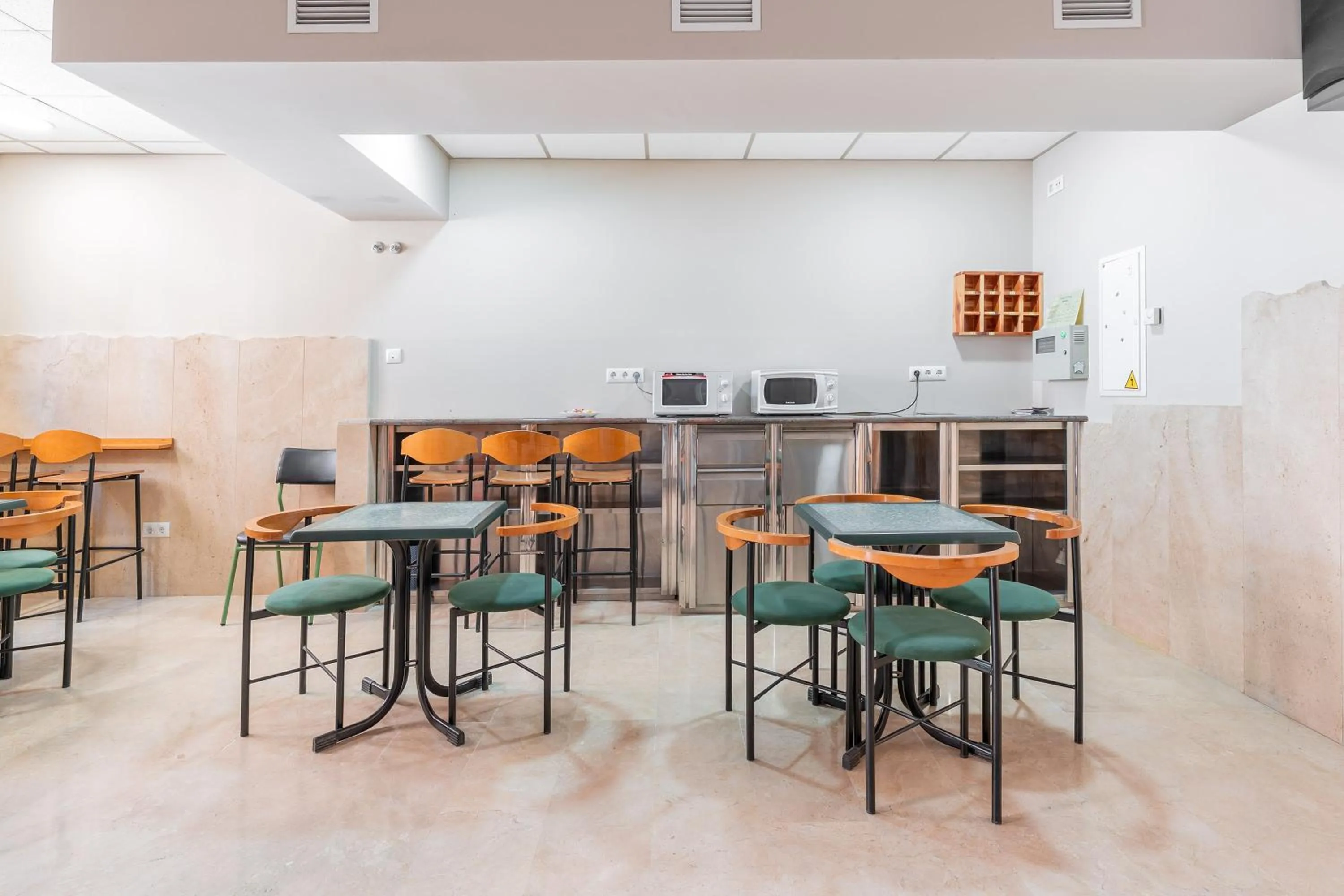 Kitchen or kitchenette in Hostal El Bugar