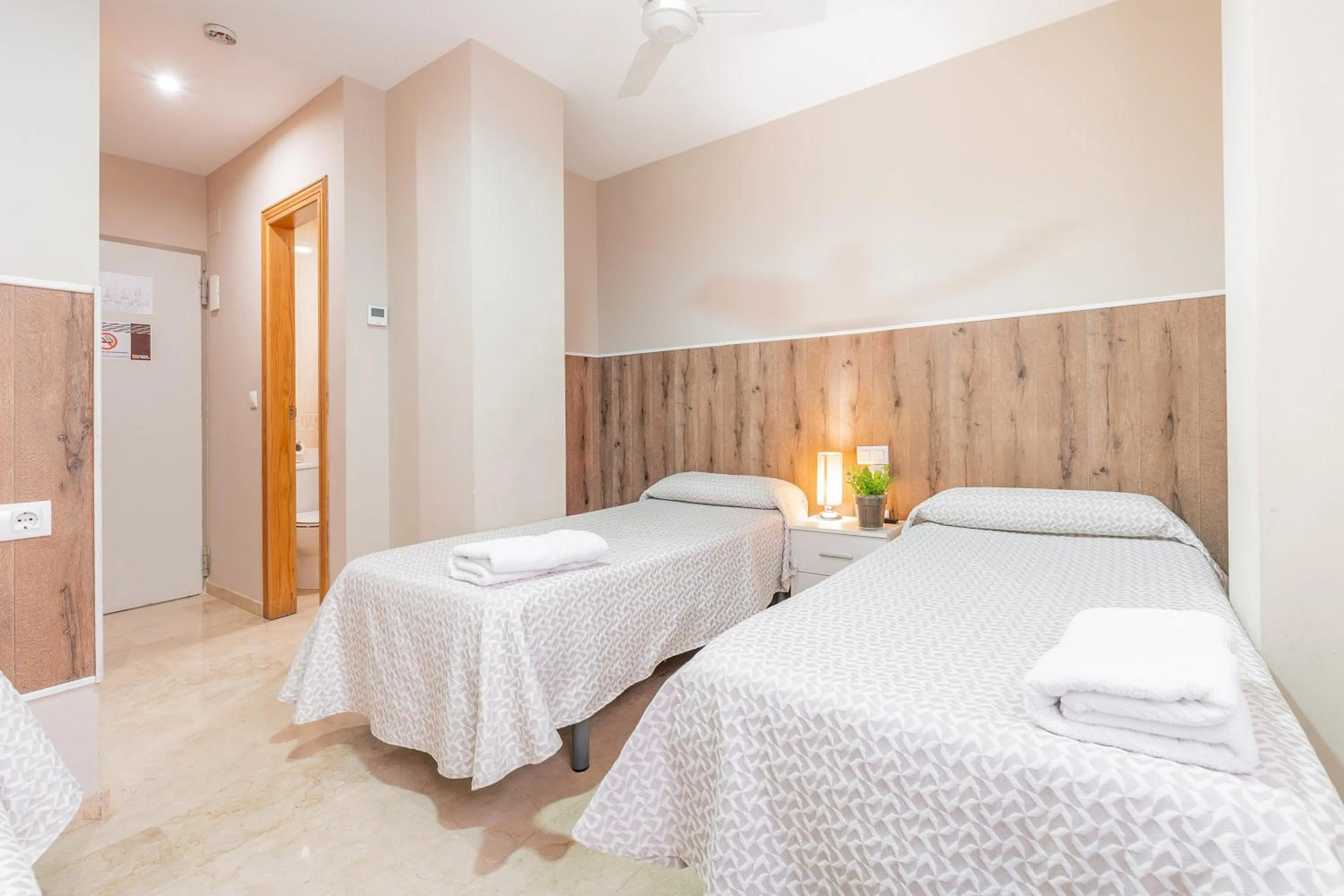 Bed in Hostal El Bugar