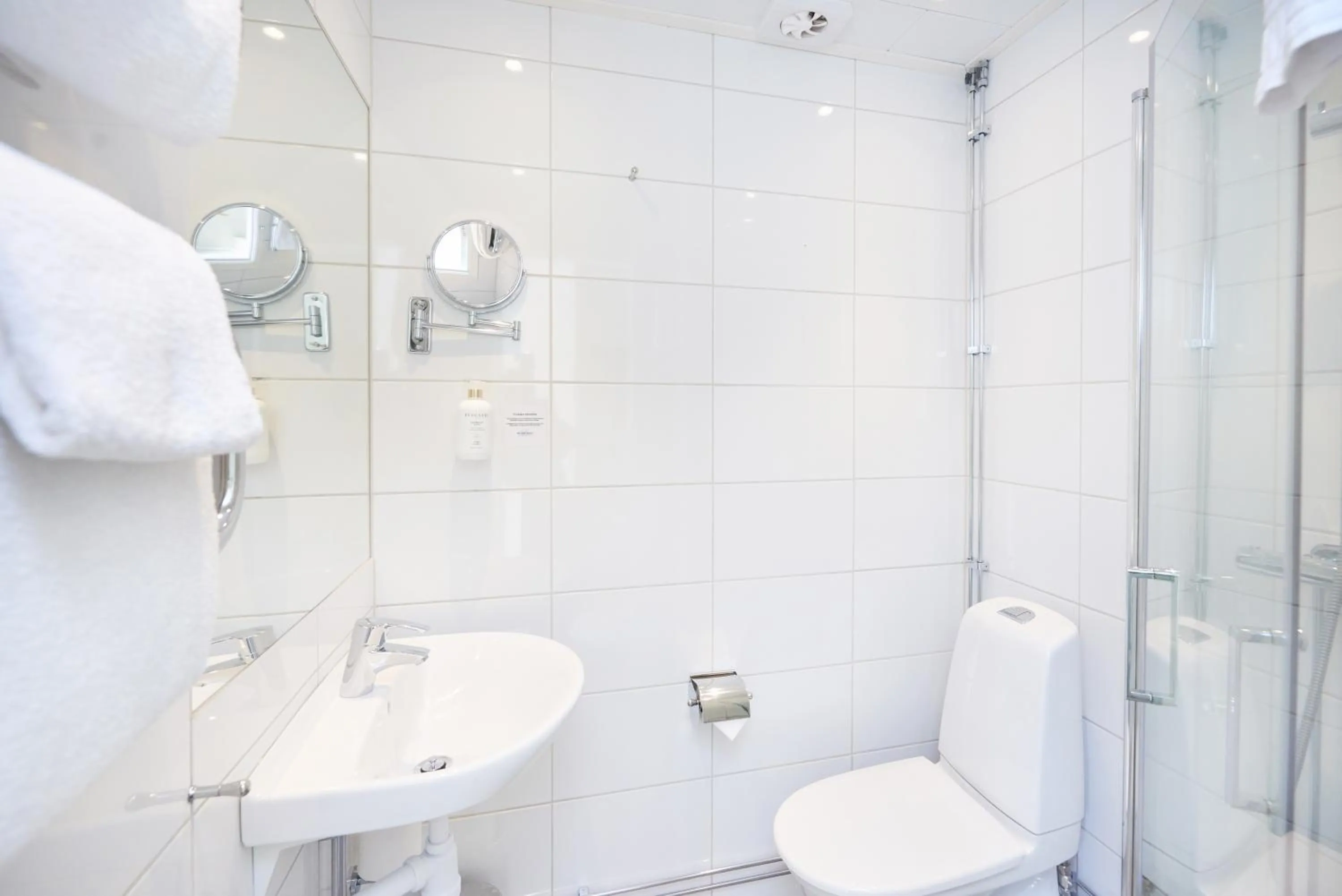 Shower in Hotell Björkhaga