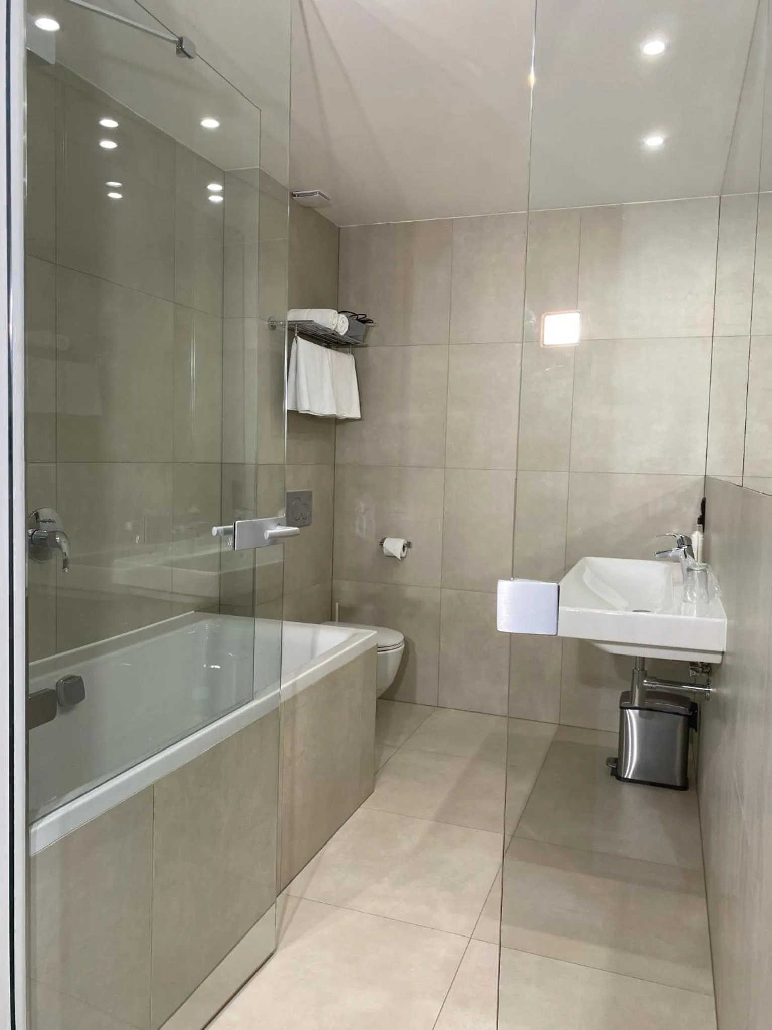 Shower in Rozmaryn Hotel B&B