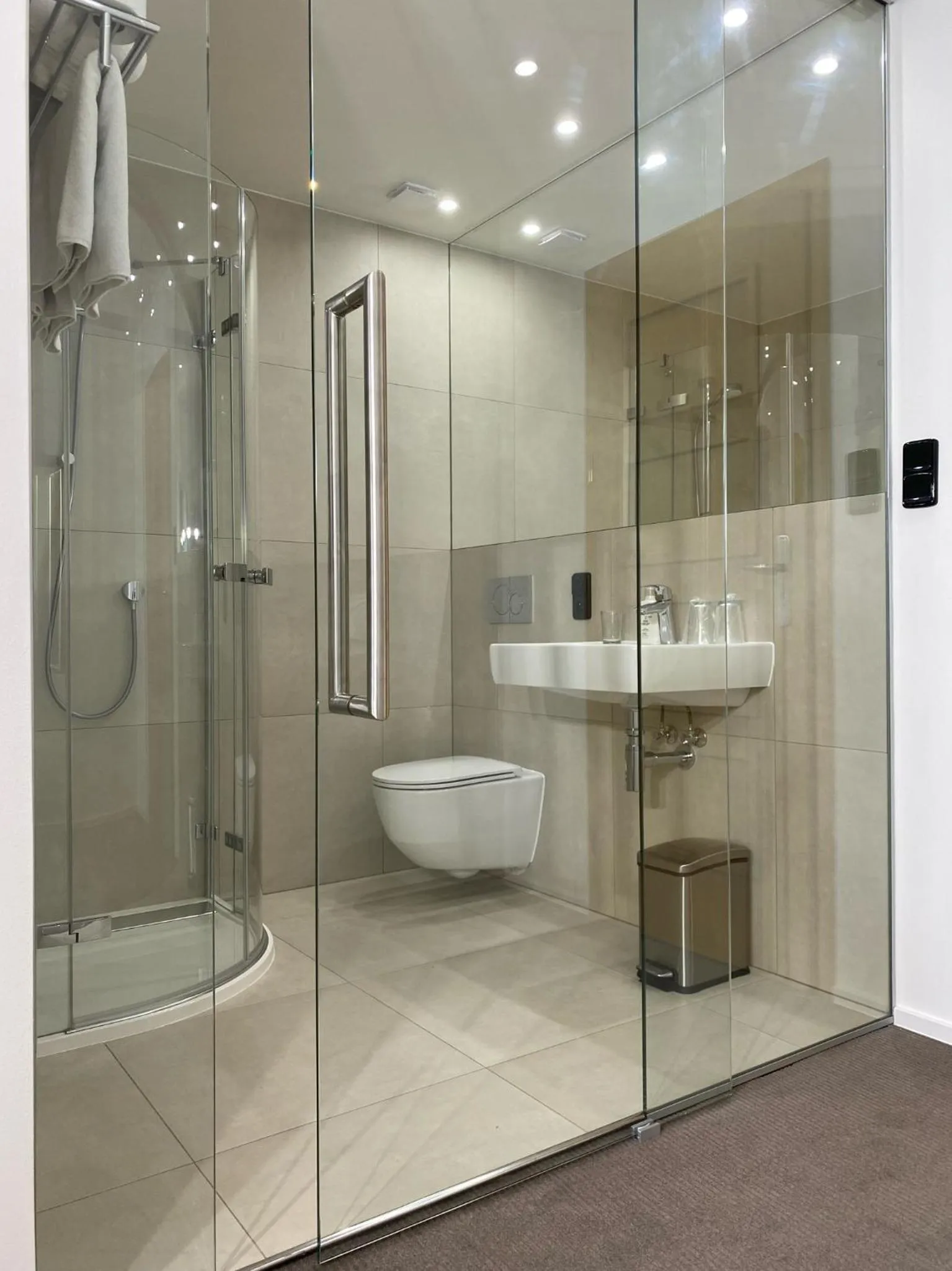 Shower in Rozmaryn Hotel B&B