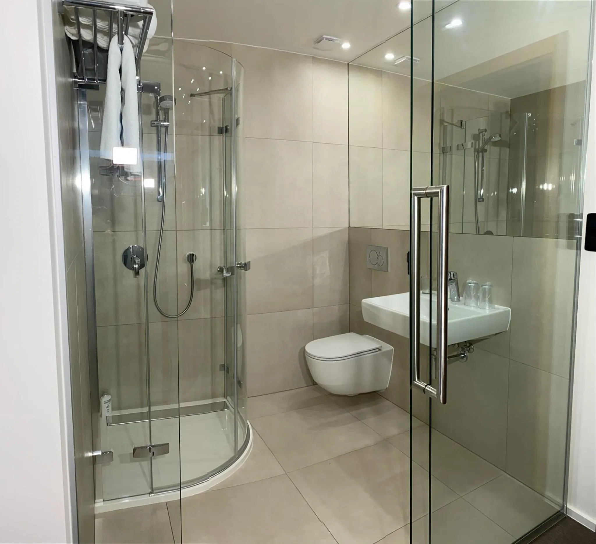 Shower in Rozmaryn Hotel B&B