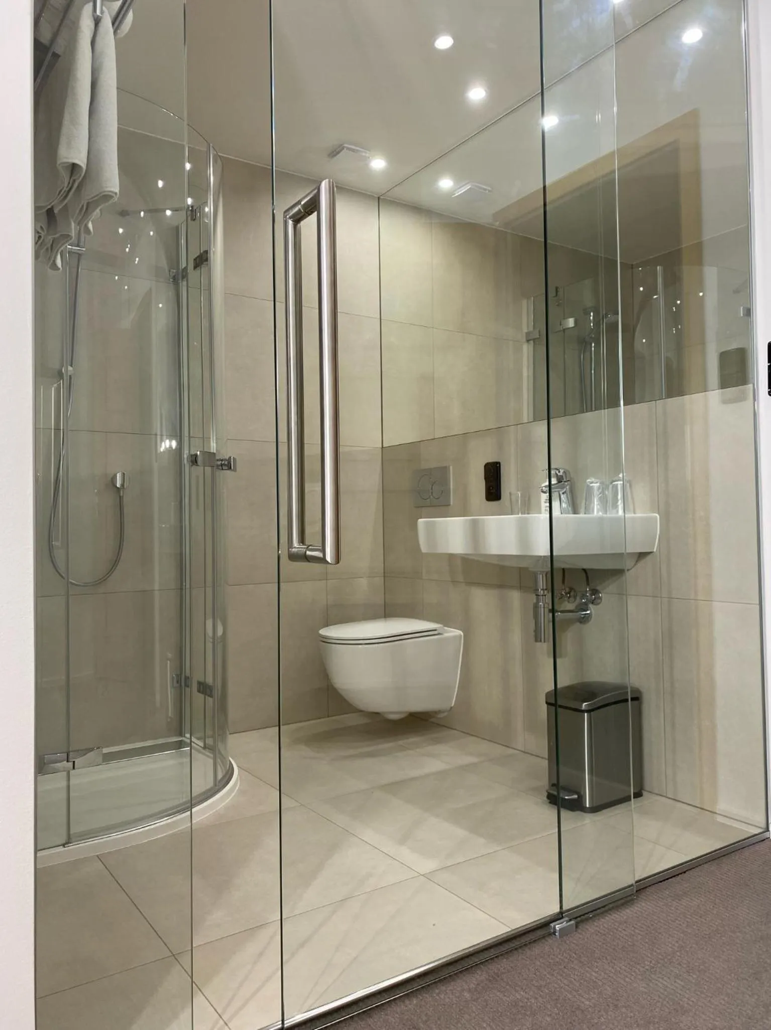 Shower in Rozmaryn Hotel B&B