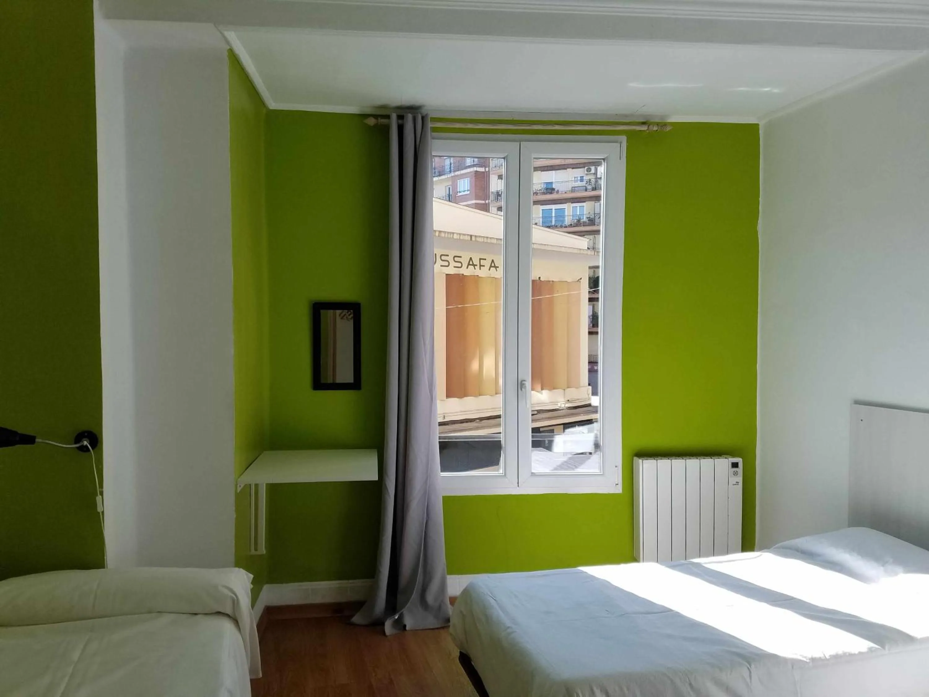 Bedroom, Bed in Russafa Youth Hostel