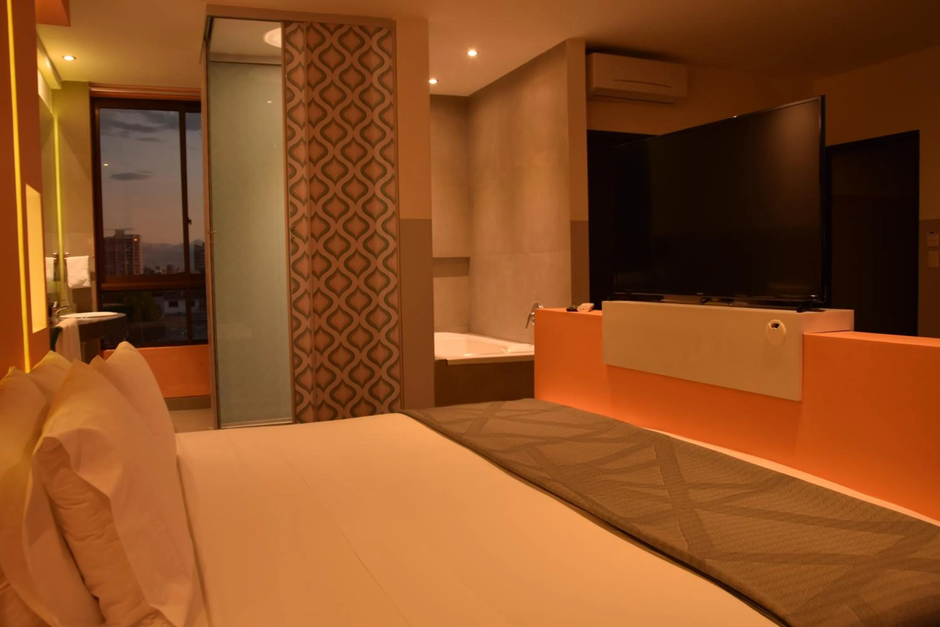 TV and multimedia, Bed in Hotel G